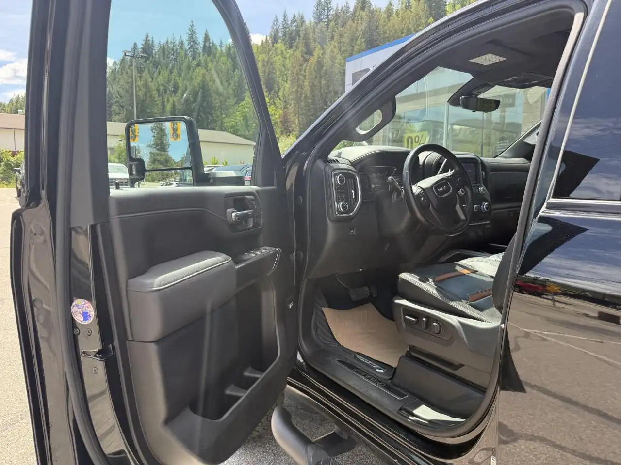 GMC Sierra 3500HD снимка GMC Sierra 3500HD