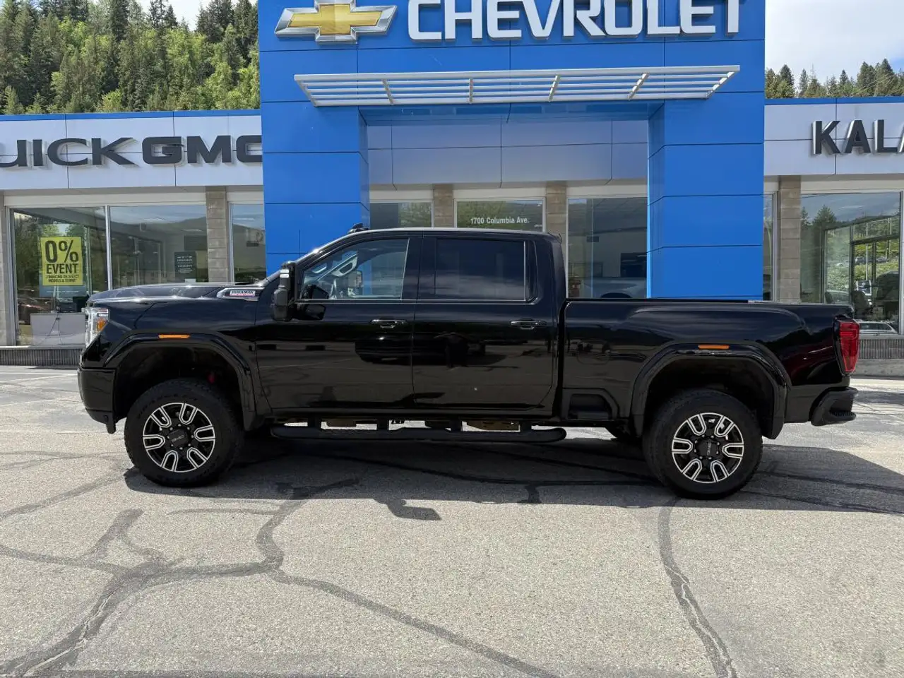 GMC Sierra 3500HD снимка GMC Sierra 3500HD