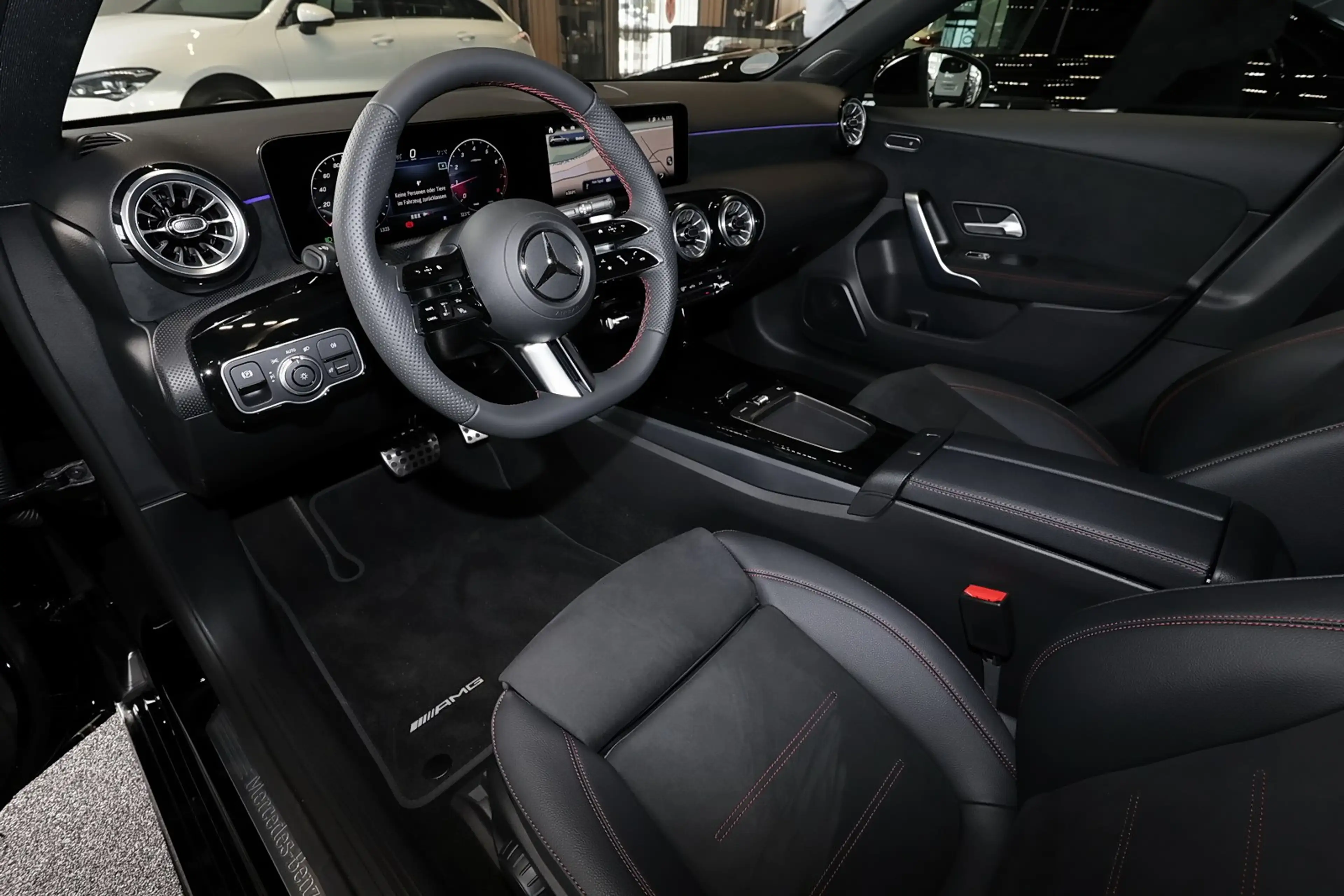 Mercedes-Benz A 220 4M AMG MBUX+360°+M-LED+DIstro+Totwink+18 — photo 8