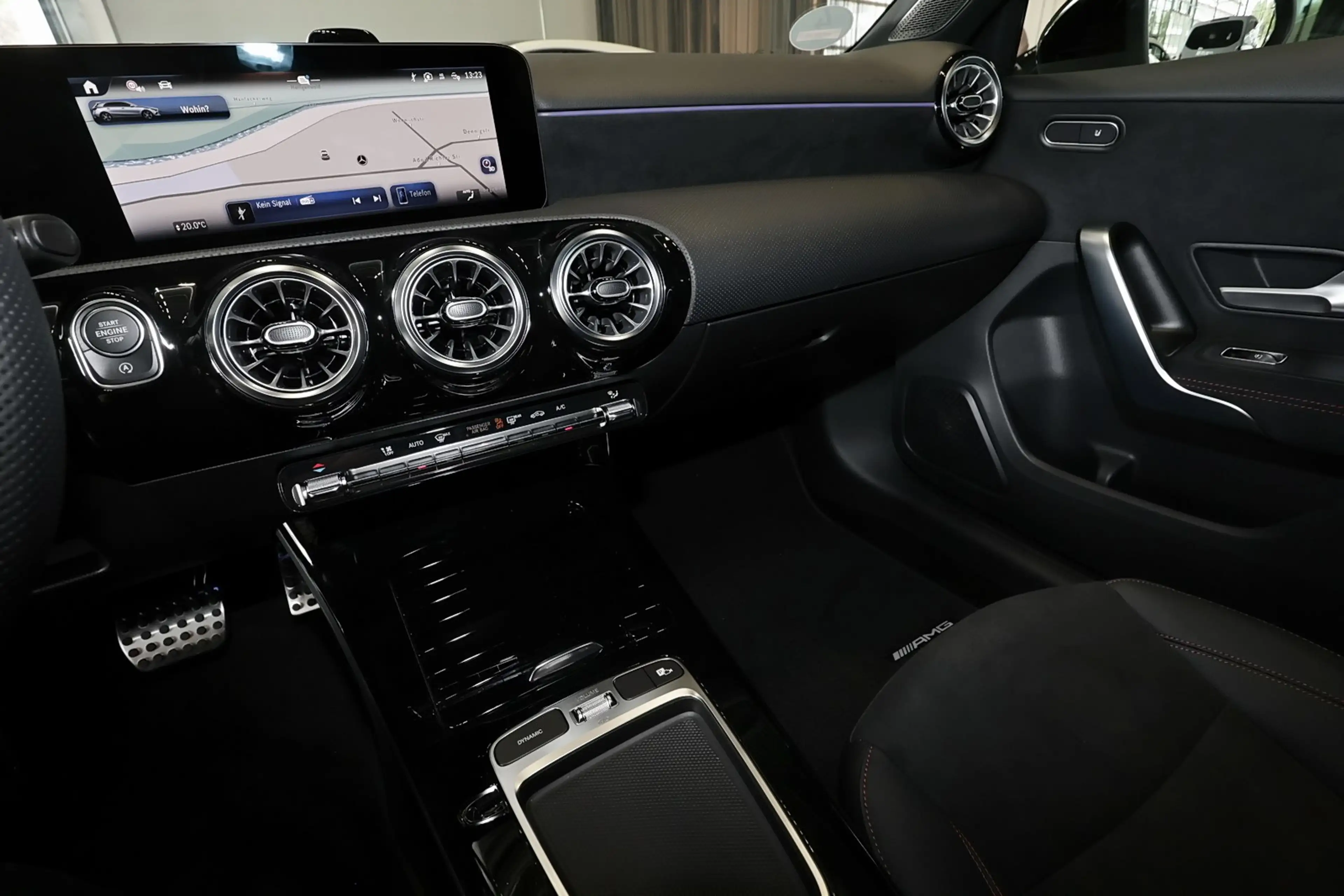 Mercedes-Benz A 220 4M AMG MBUX+360°+M-LED+DIstro+Totwink+18 — photo 9