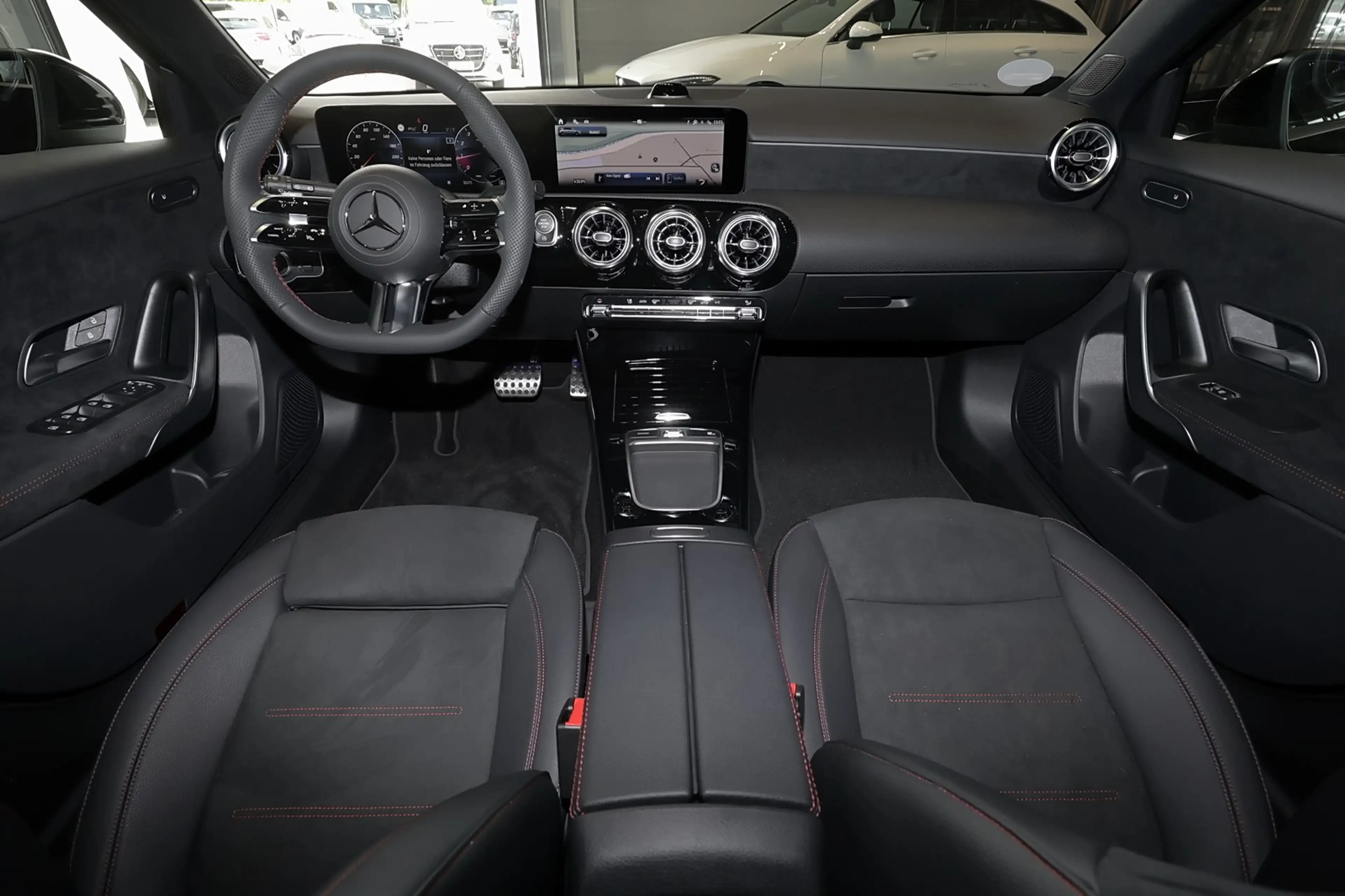 Mercedes-Benz A 220 4M AMG MBUX+360°+M-LED+DIstro+Totwink+18 — photo 5