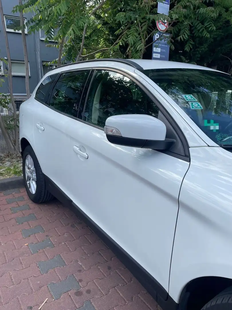 Volvo XC60 Kinetic Drive Weiß - 2