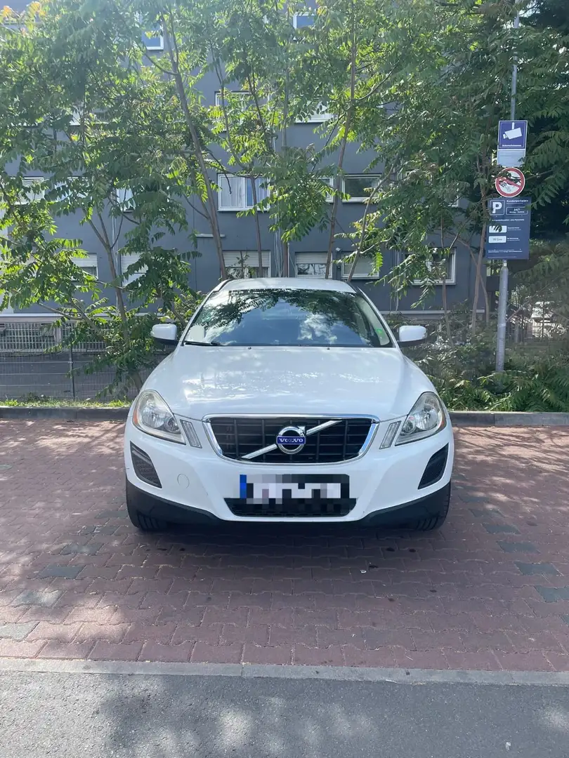 Volvo XC60 Kinetic Drive Weiß - 1