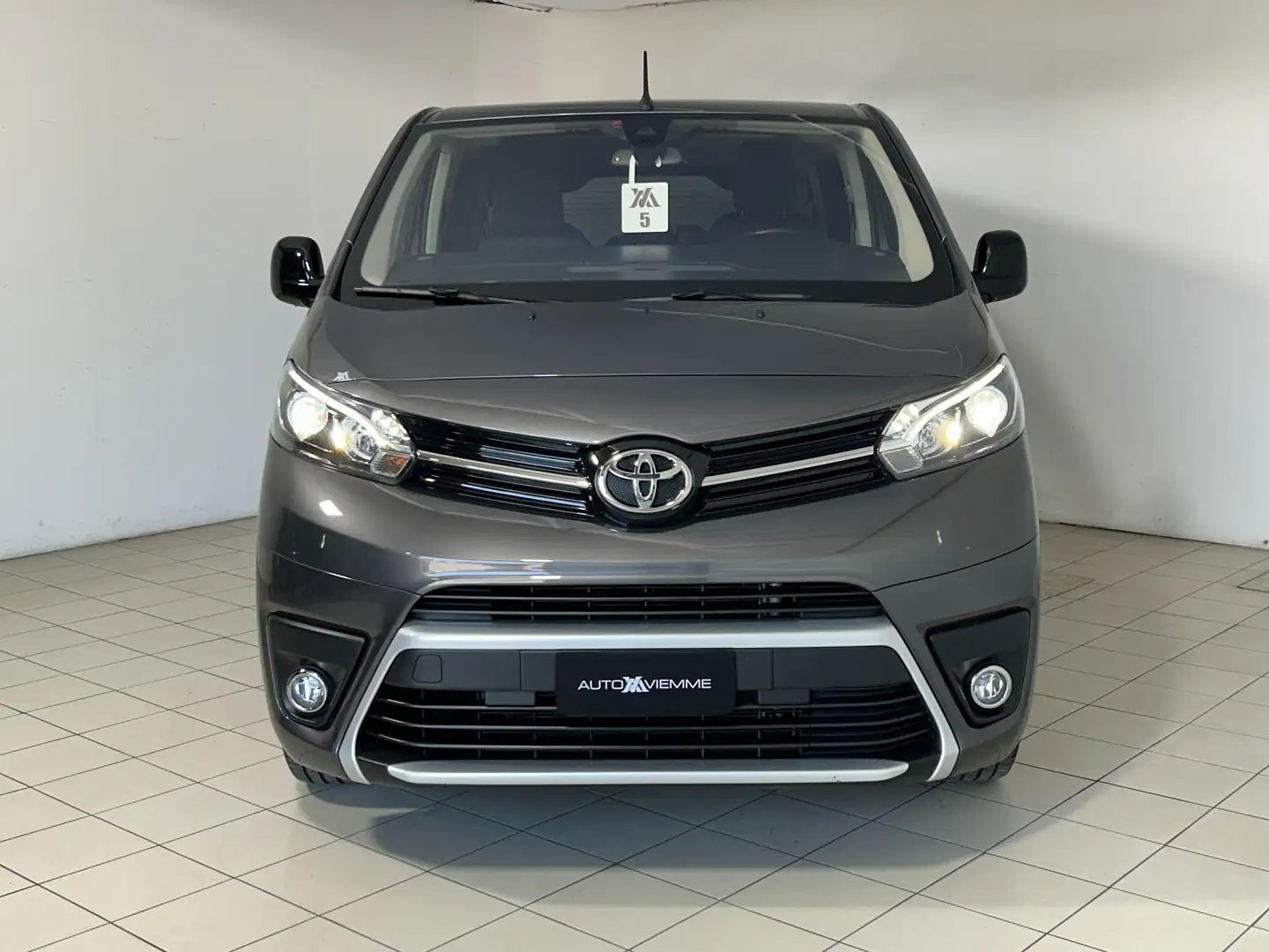 Toyota Proace City verso Black Edition 8 posti Šedá - 2