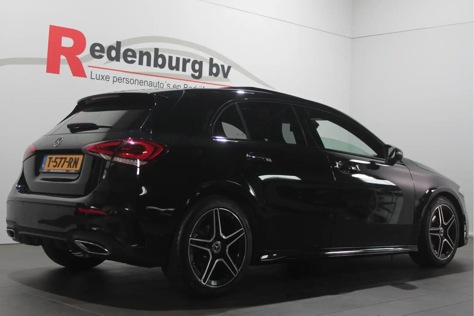 Mercedes-Benz A 180 AMG Line - Navi / Camera / Carplay / Stoelverw. Zwart - 2