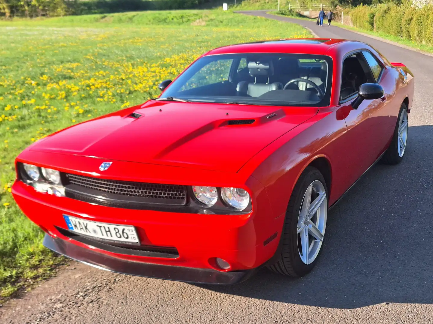 Dodge Challenger 5.7 R/T mit Schaltgetriebe und Gasanlage Rot - 1
