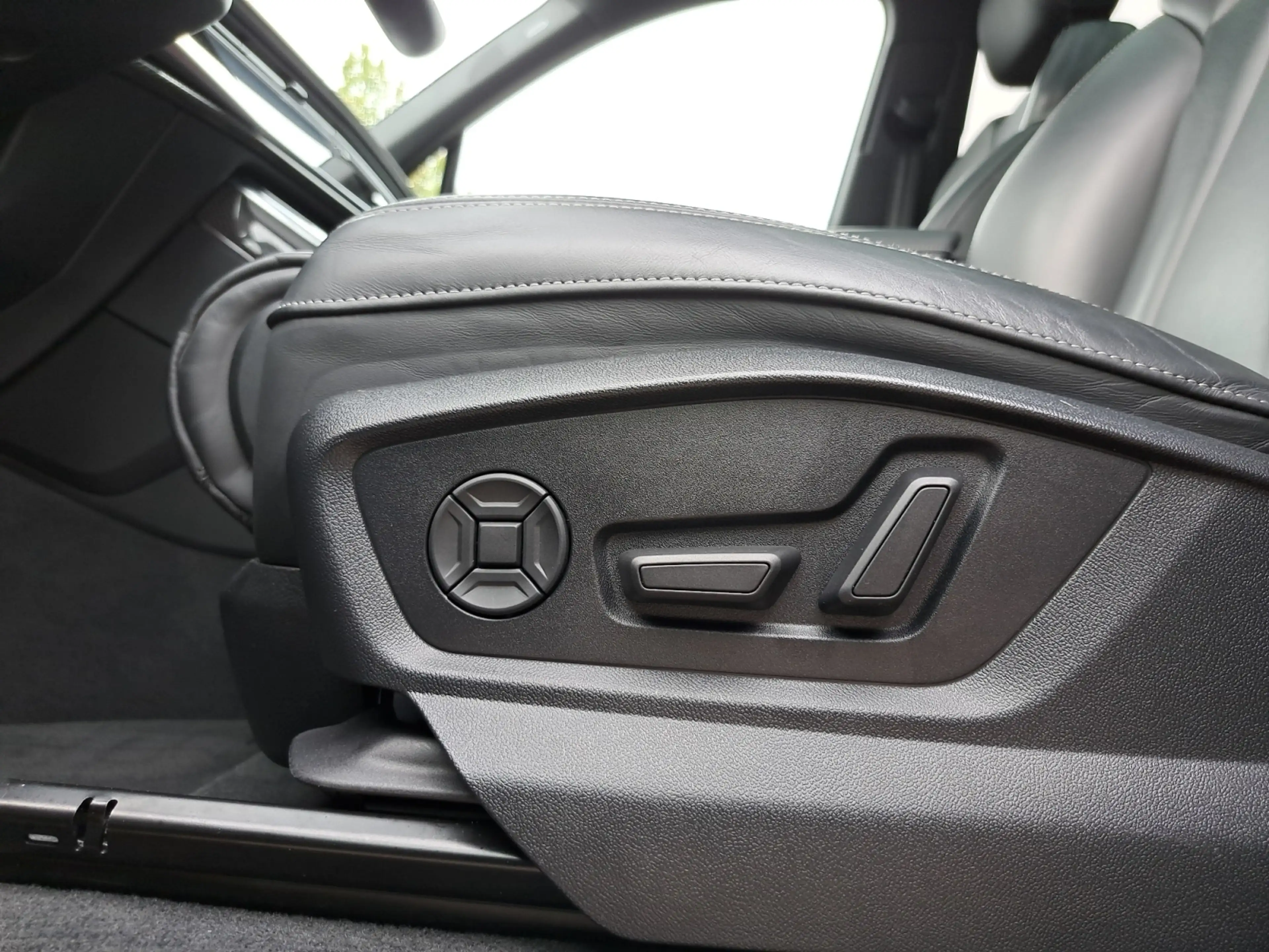 Audi Q7 S line 50 TDI quattro tiptr. AHK PANO STANDHEIZ A — photo 21