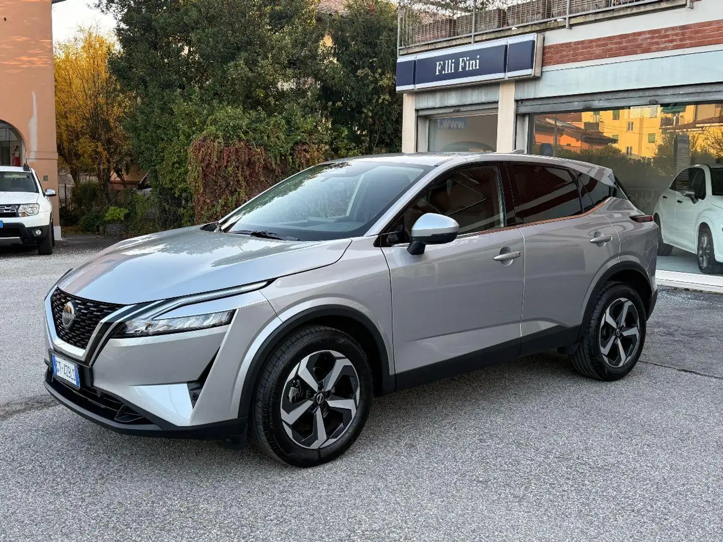 Nissan Qashqai MHEV 158 CV Xtronic N-Connecta Grigio - 1