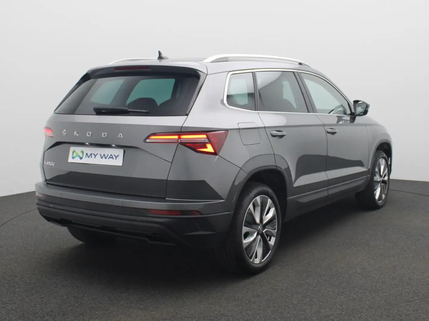 Skoda Karoq SELECTION 1.5 TSI 150 PK DSG-7 / Open Dak / ACC /  Gris - 2