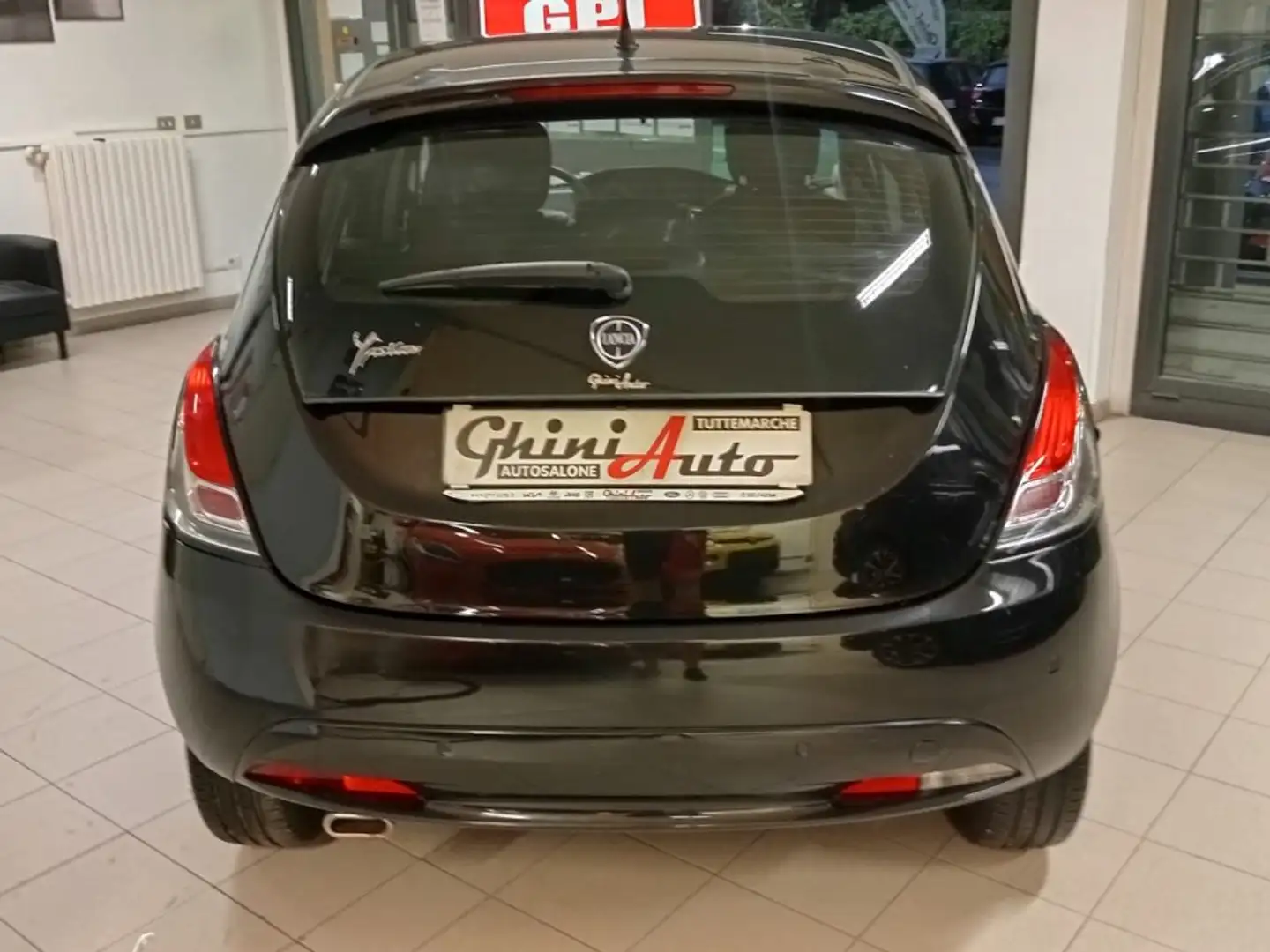 Lancia Ypsilon 1.2 69 CV 5 porte GPL Ecochic Gold uniproprietario Noir - 2