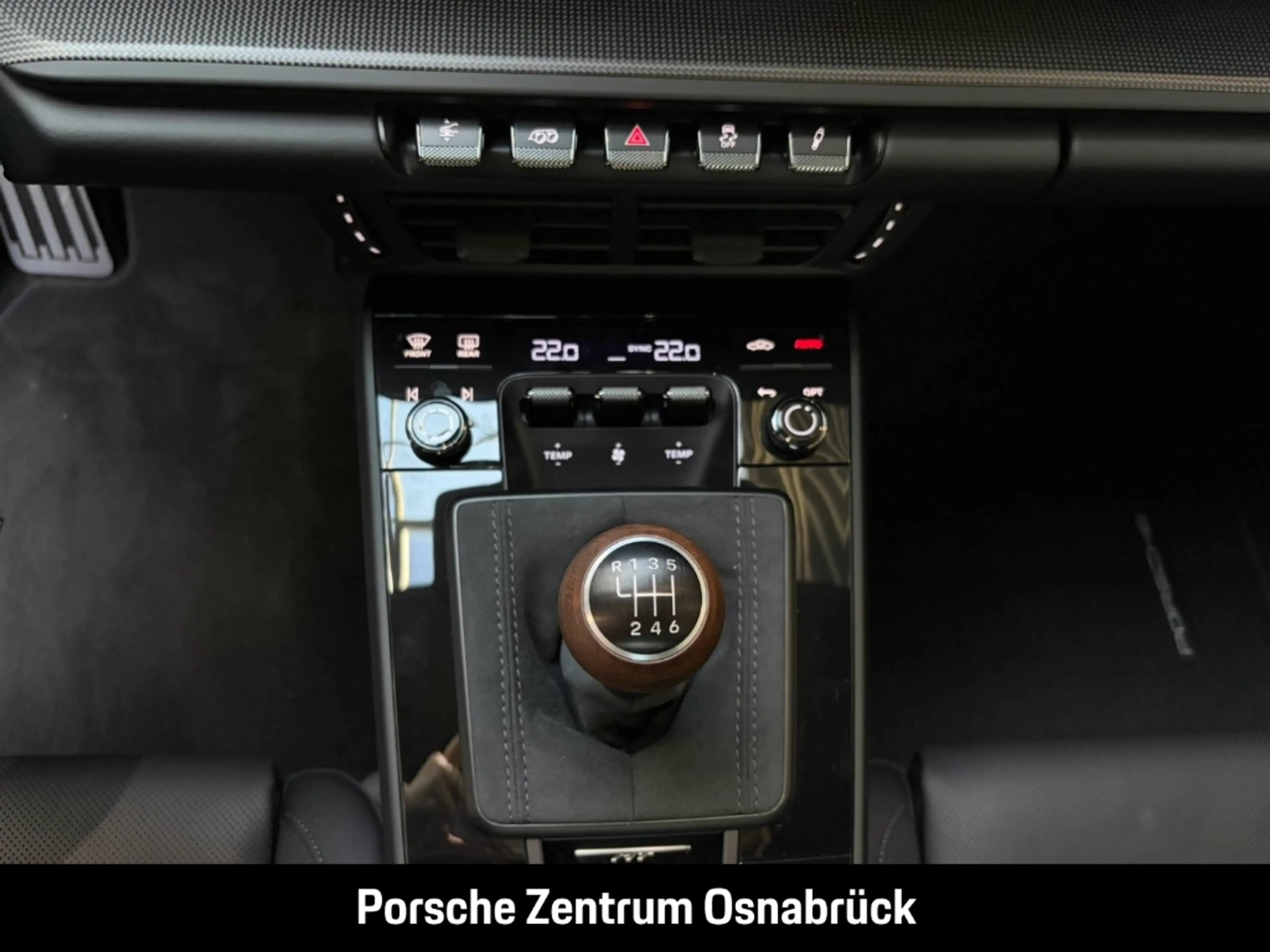 Porsche 992 -2 (911) Carrera T Cabriolet — photo 24