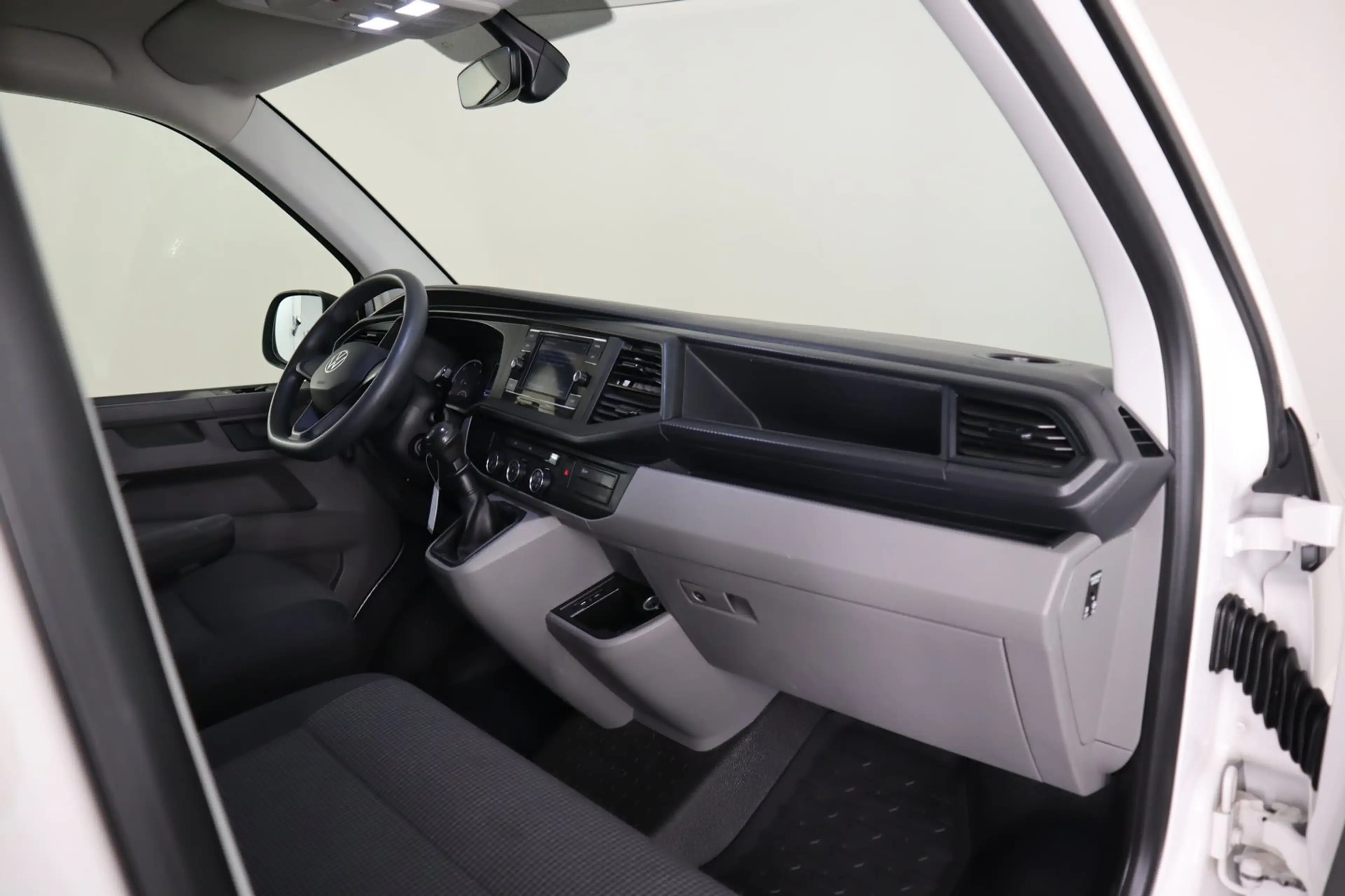 Volkswagen T6.1 Transporter VW Transporter T6.1 Kastenwagen TDI — photo 11