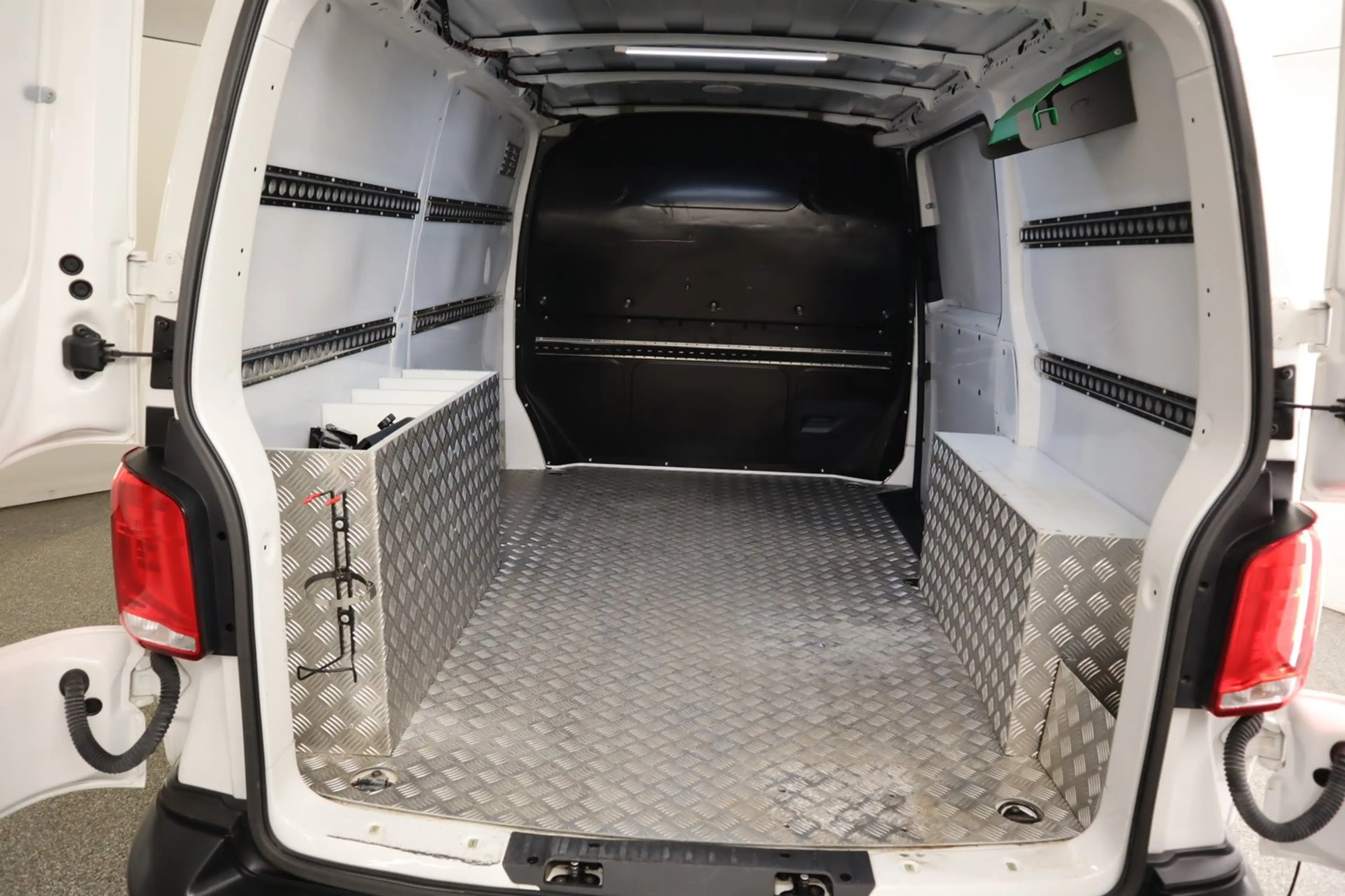 Volkswagen T6.1 Transporter VW Transporter T6.1 Kastenwagen TDI — photo 12