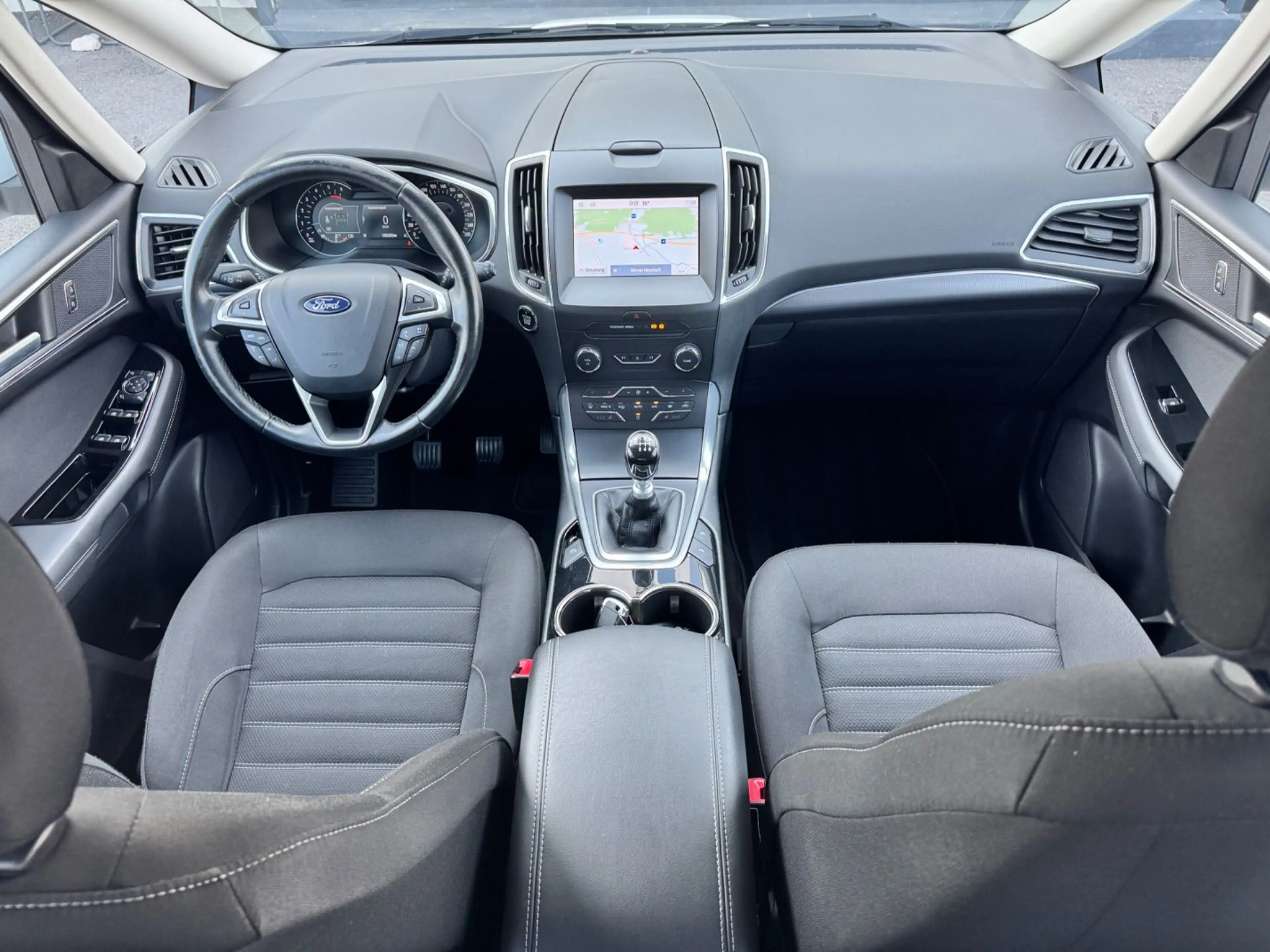 Ford Galaxy 2,0 EcoBlue SCR Titanium — photo 13