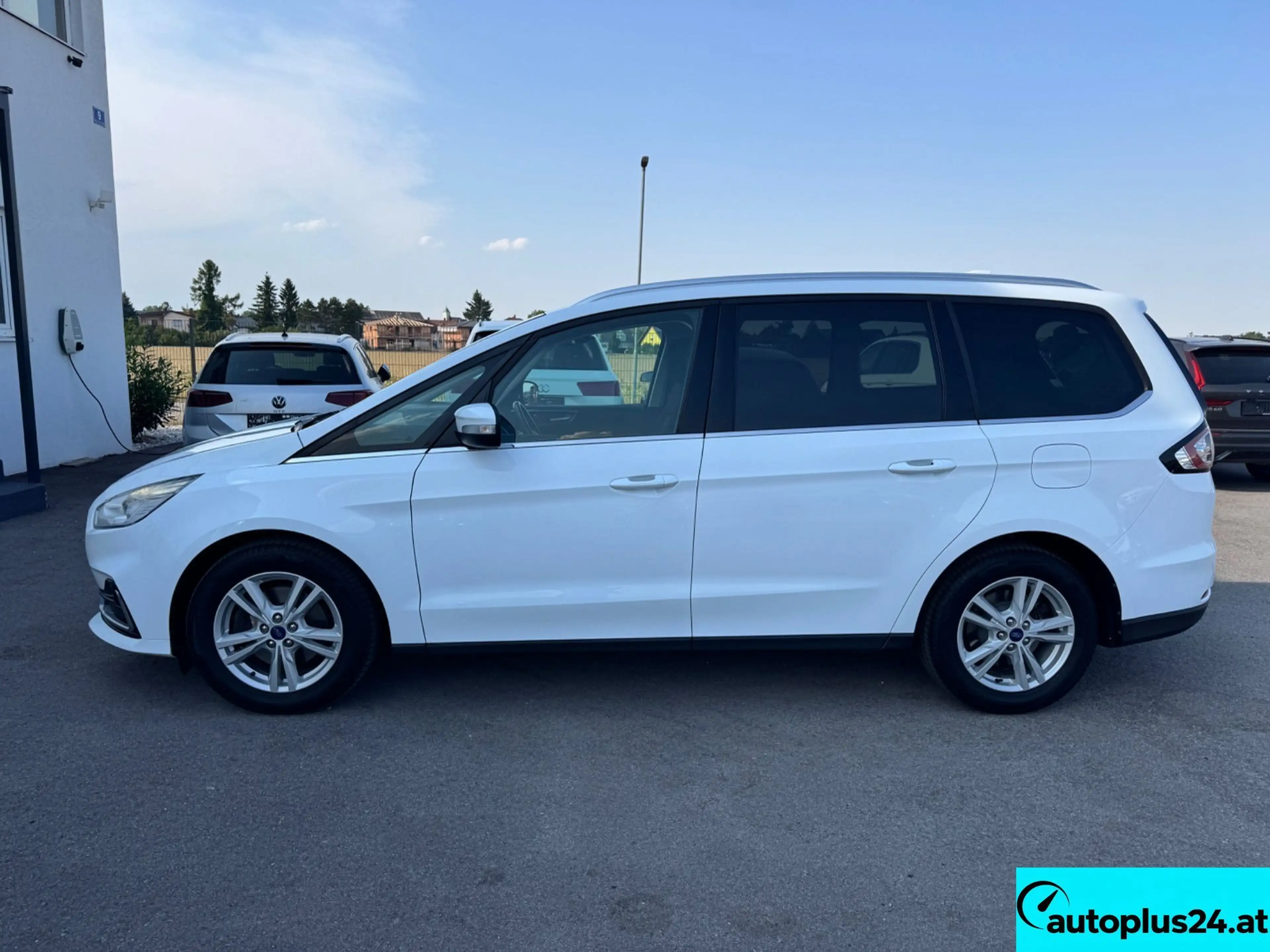 Ford Galaxy 2,0 EcoBlue SCR Titanium — photo 8