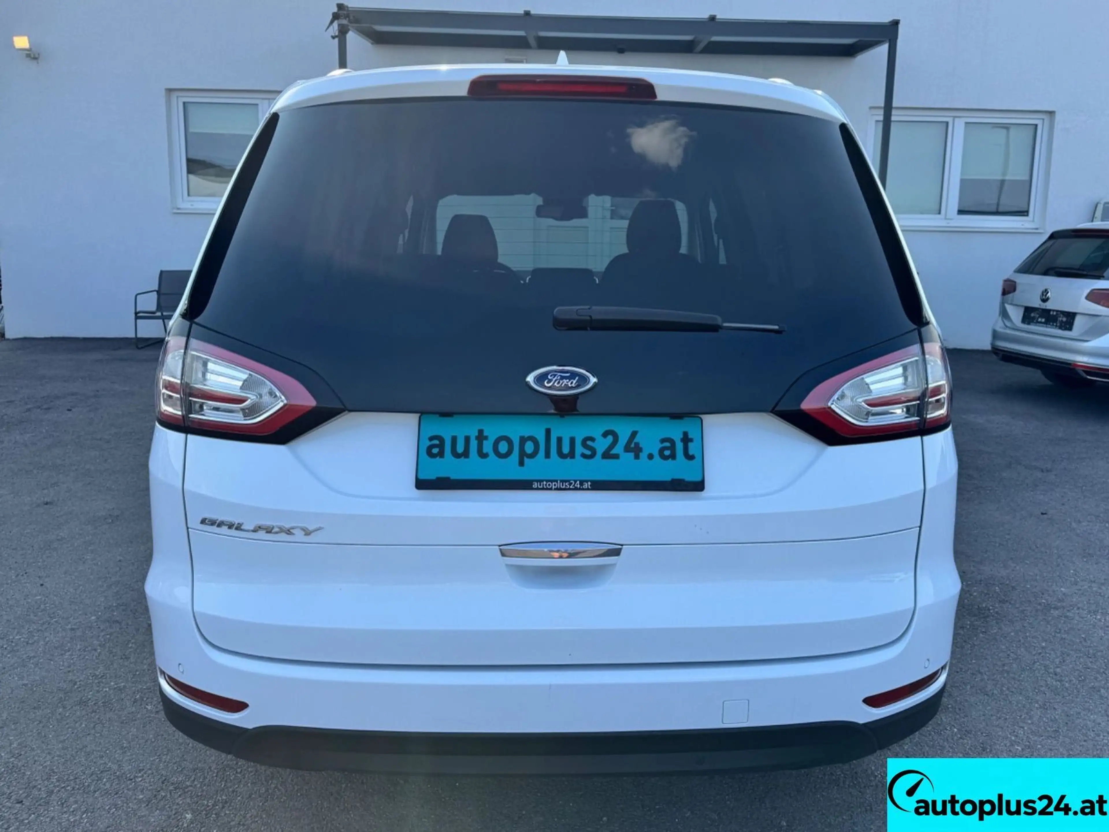 Ford Galaxy 2,0 EcoBlue SCR Titanium — photo 5