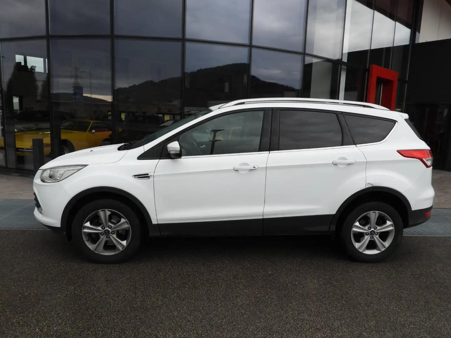 Ford Kuga 2.0 TDCI 4WD TITANIUM 140CV (2013) Bianco - 2