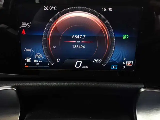 Mercedes-Benz GLB view 11