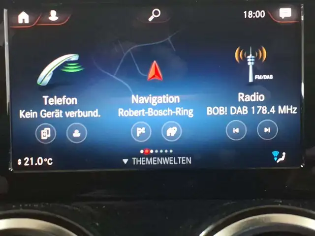 Mercedes-Benz GLB view 12