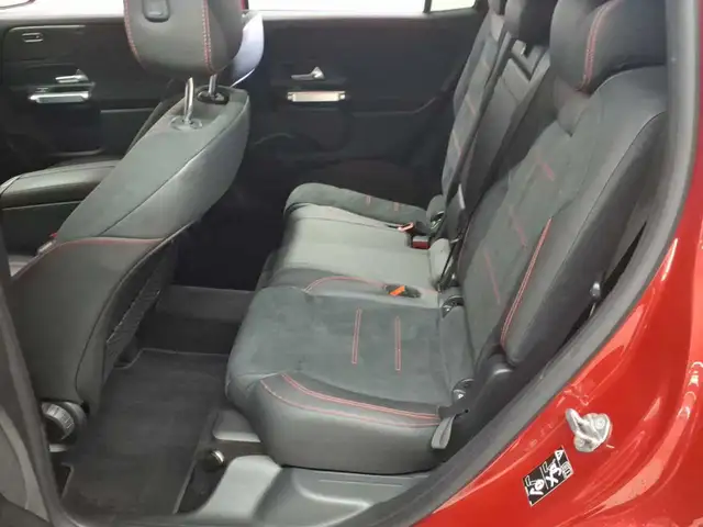 Mercedes-Benz GLB view 13