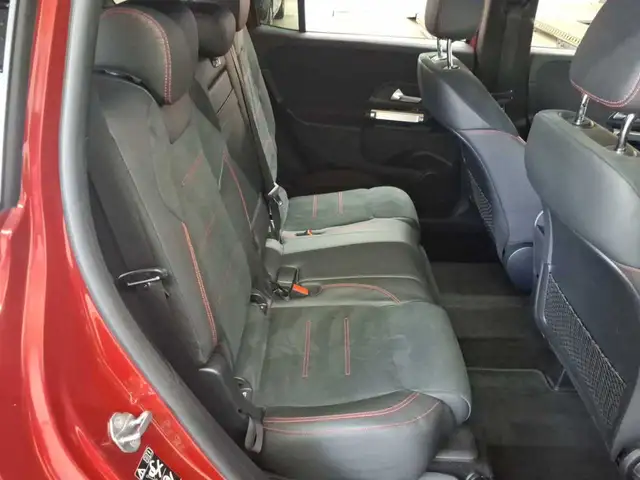 Mercedes-Benz GLB view 14