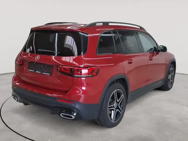 Mercedes-Benz GLB view 4