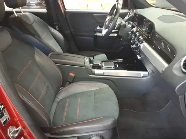 Mercedes-Benz GLB view 8
