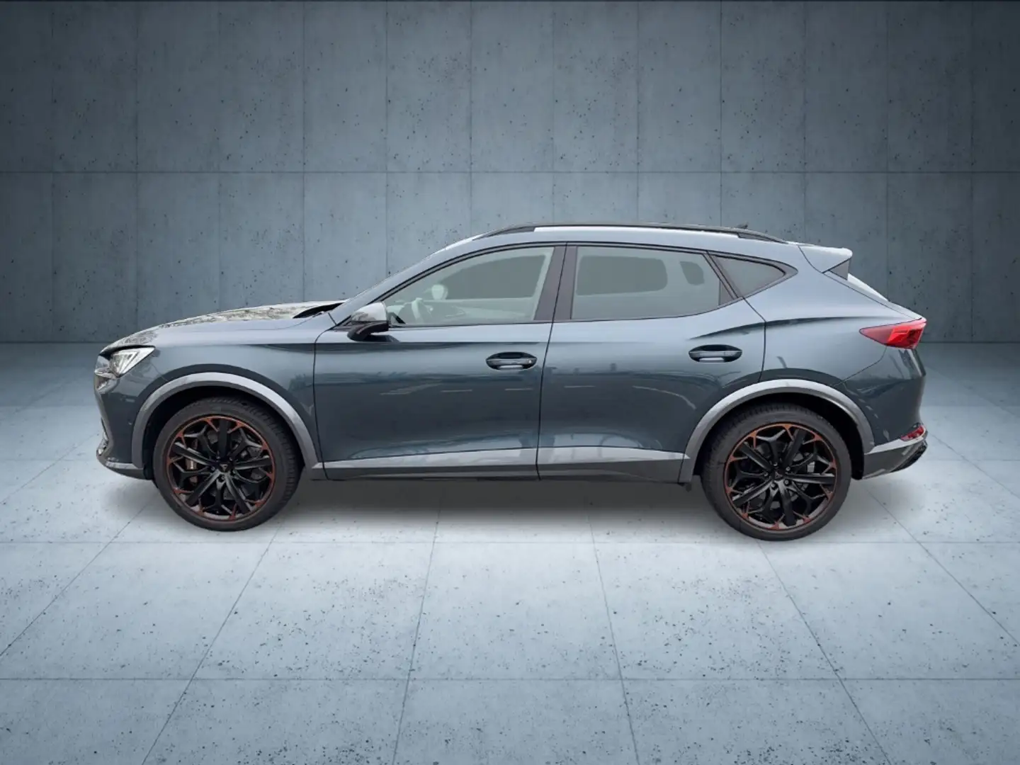 CUPRA Formentor VZ 4D Brembo/Beats/FullLink/Nav/Leder/Kam/Assist Grau - 2