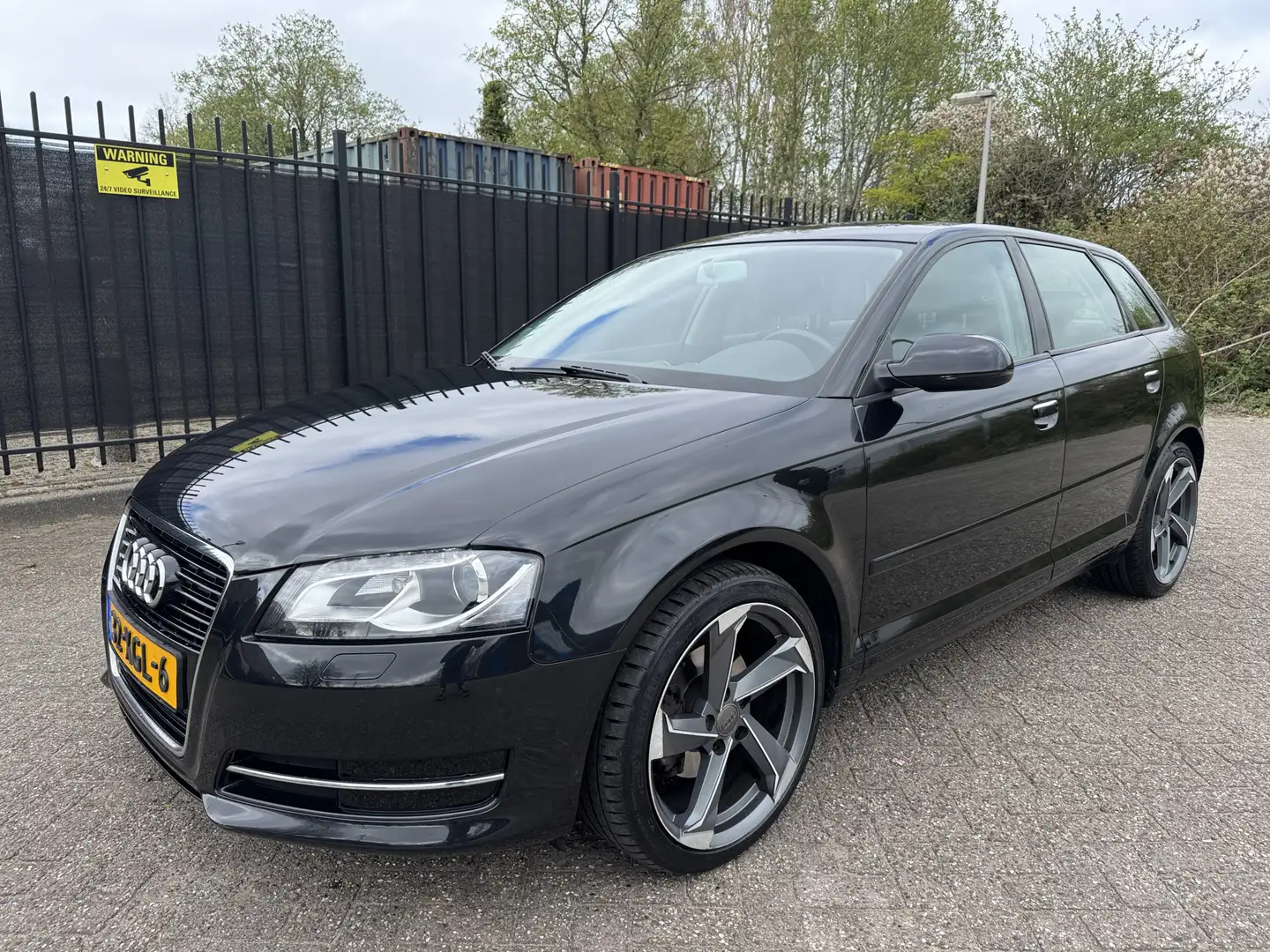Audi A3 Sportback 1.4 TFSI 6 Versn Attraction Advance Clim Negro - 1