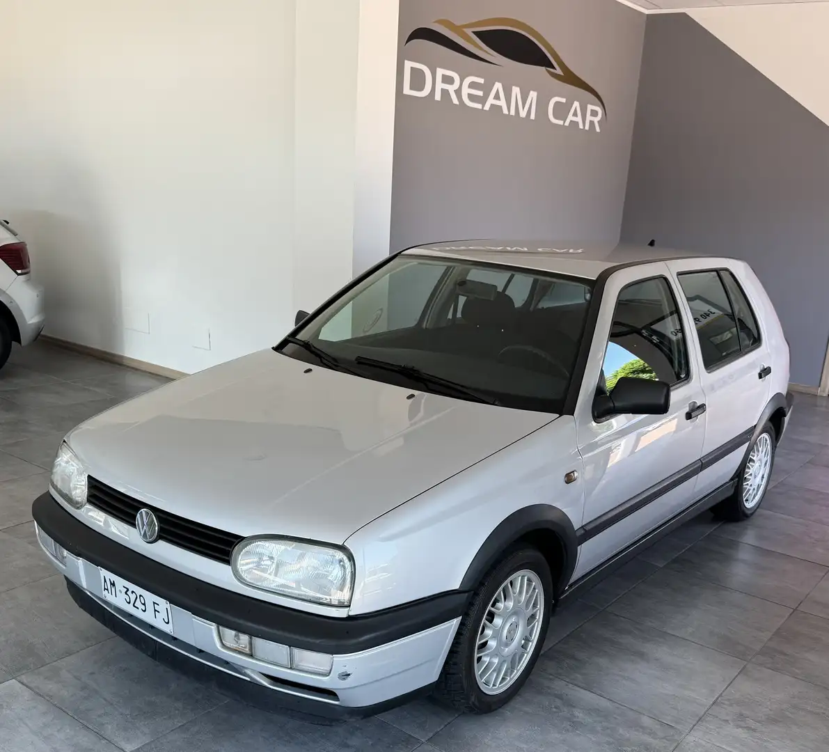 Volkswagen Golf 5p 1.6 GT Special c/2airbag,abs,AC - 2