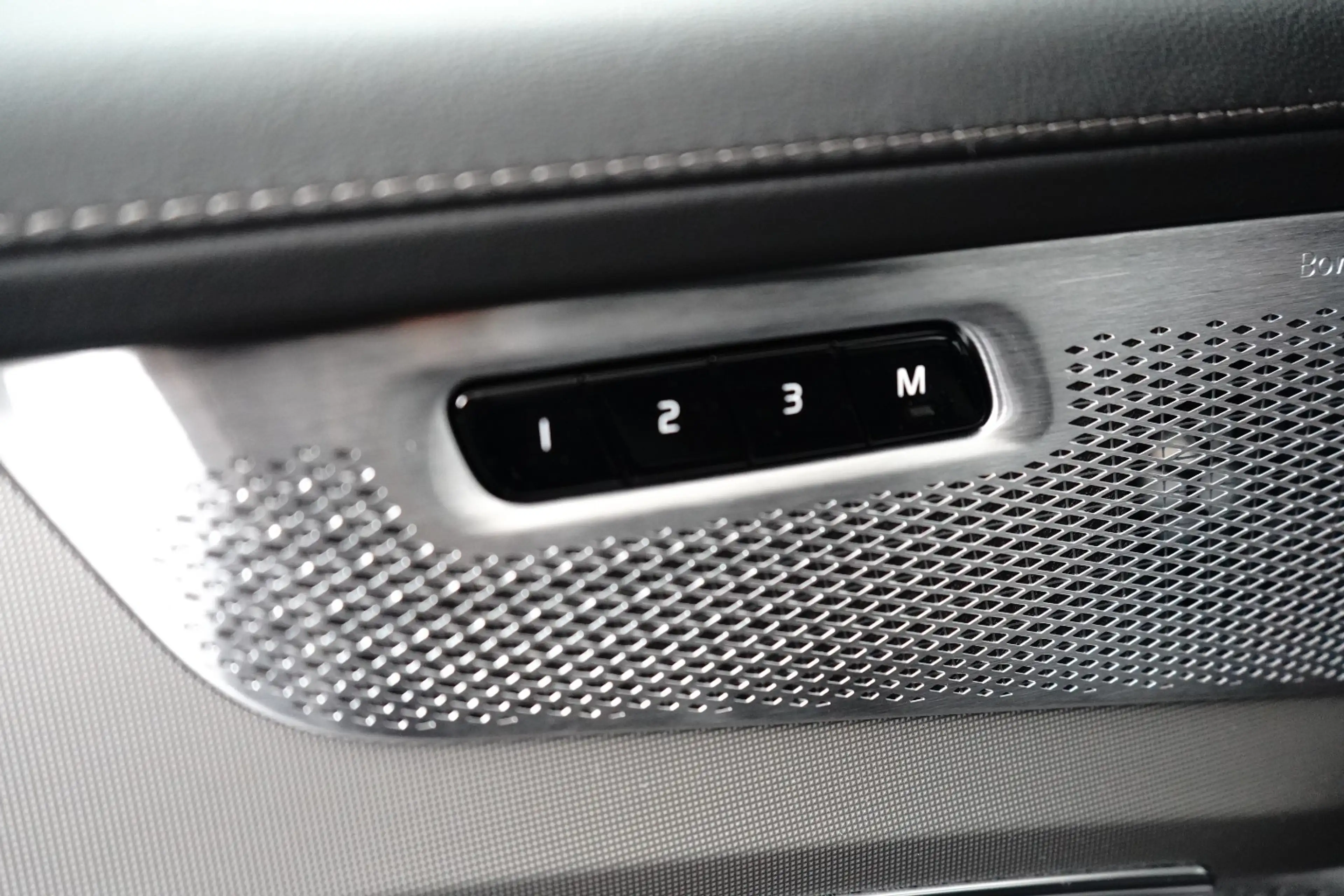 Volvo XC90 2.0 T8 Plug-in hybrid AWD Ultra Black Edition | Lu — photo 15