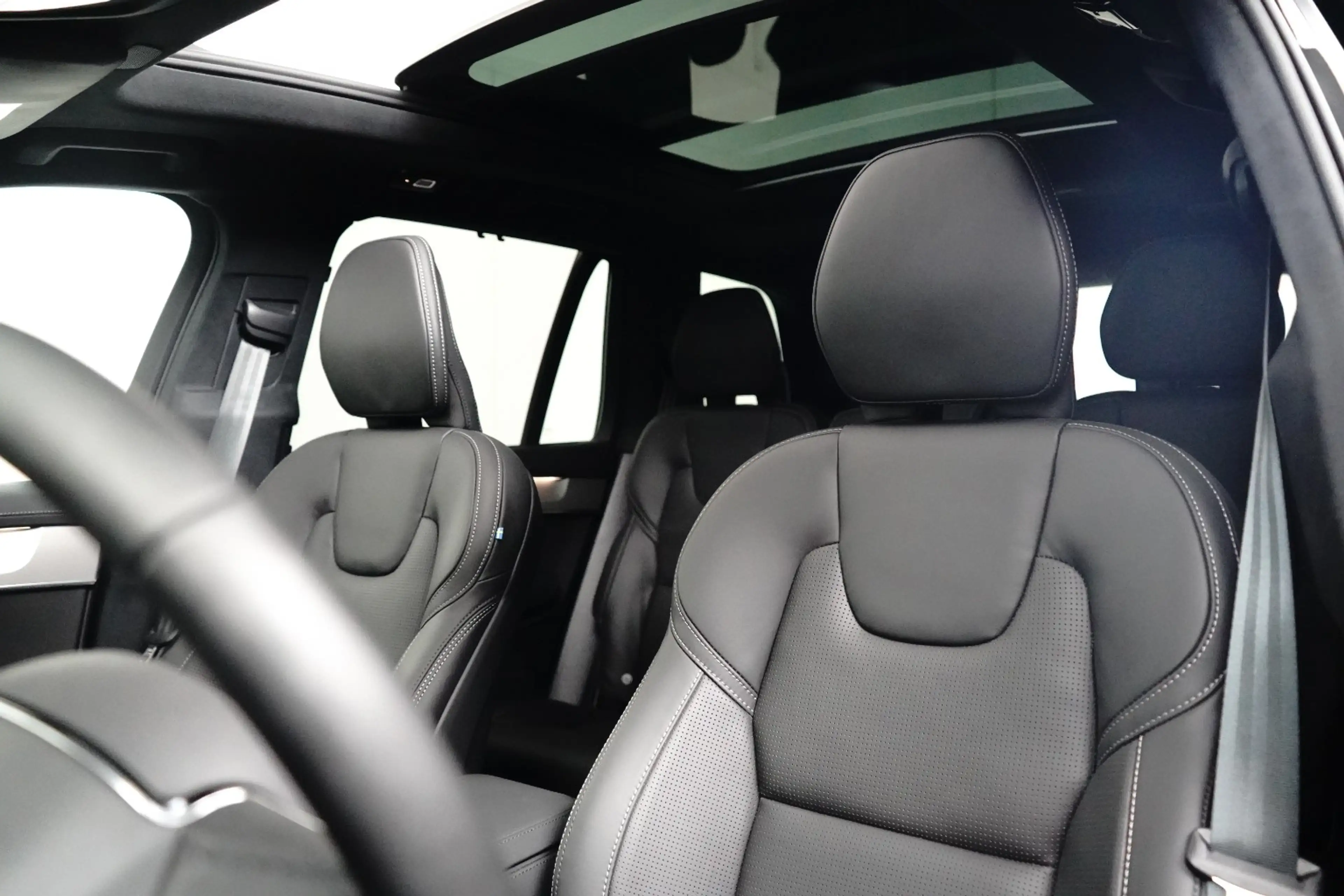 Volvo XC90 2.0 T8 Plug-in hybrid AWD Ultra Black Edition | Lu — photo 4