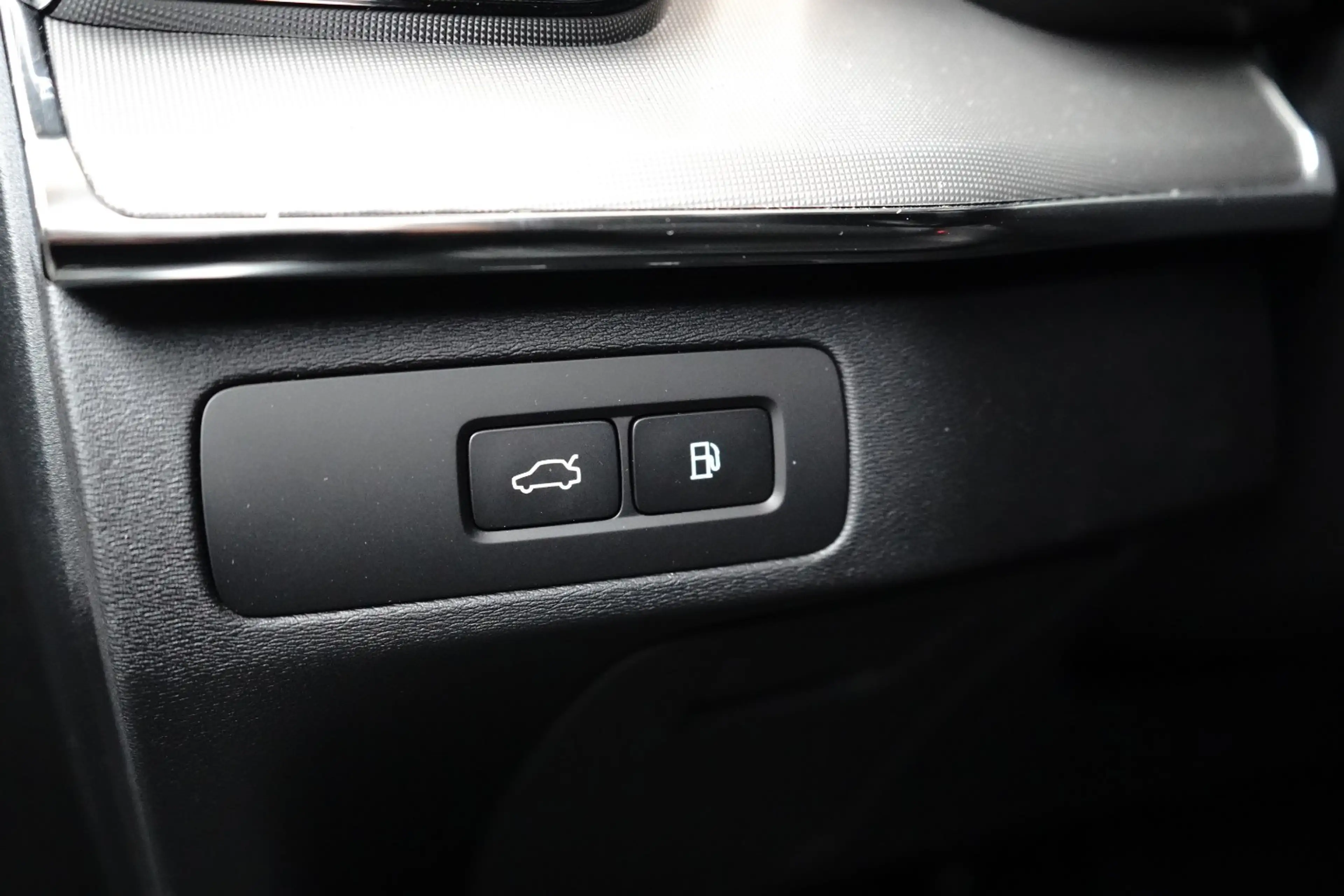 Volvo XC90 2.0 T8 Plug-in hybrid AWD Ultra Black Edition | Lu — photo 17