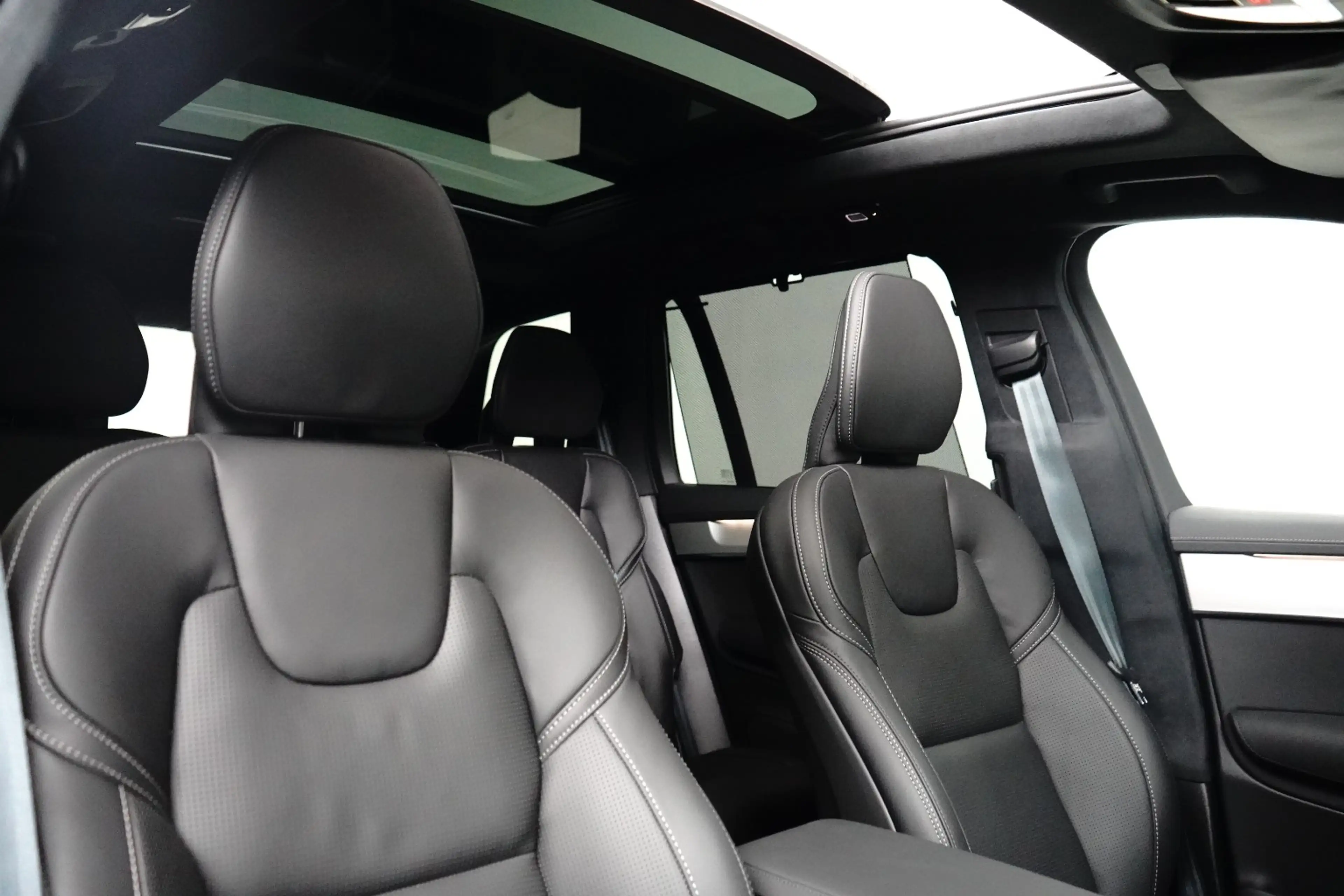 Volvo XC90 2.0 T8 Plug-in hybrid AWD Ultra Black Edition | Lu — photo 13