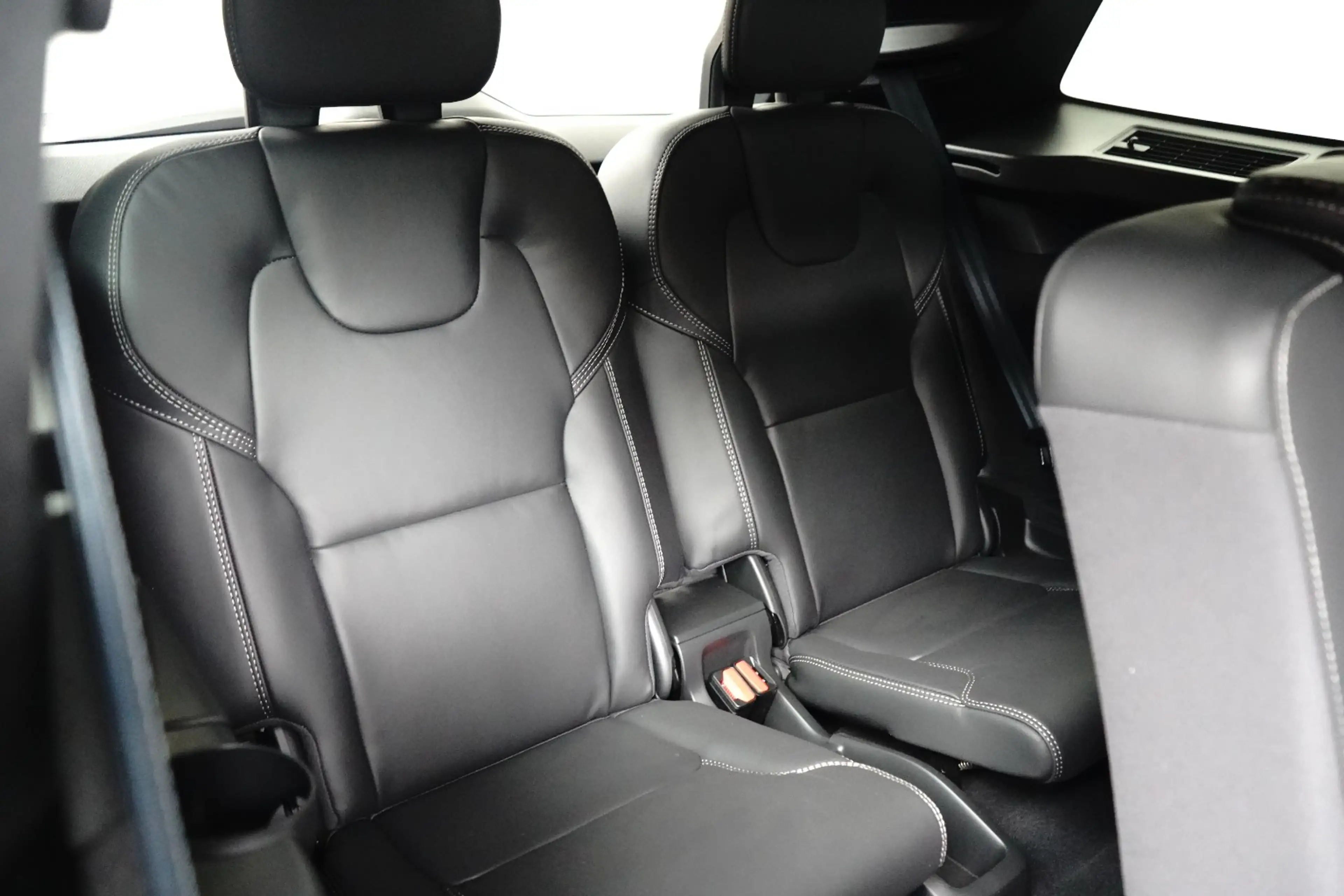 Volvo XC90 2.0 T8 Plug-in hybrid AWD Ultra Black Edition | Lu — photo 8