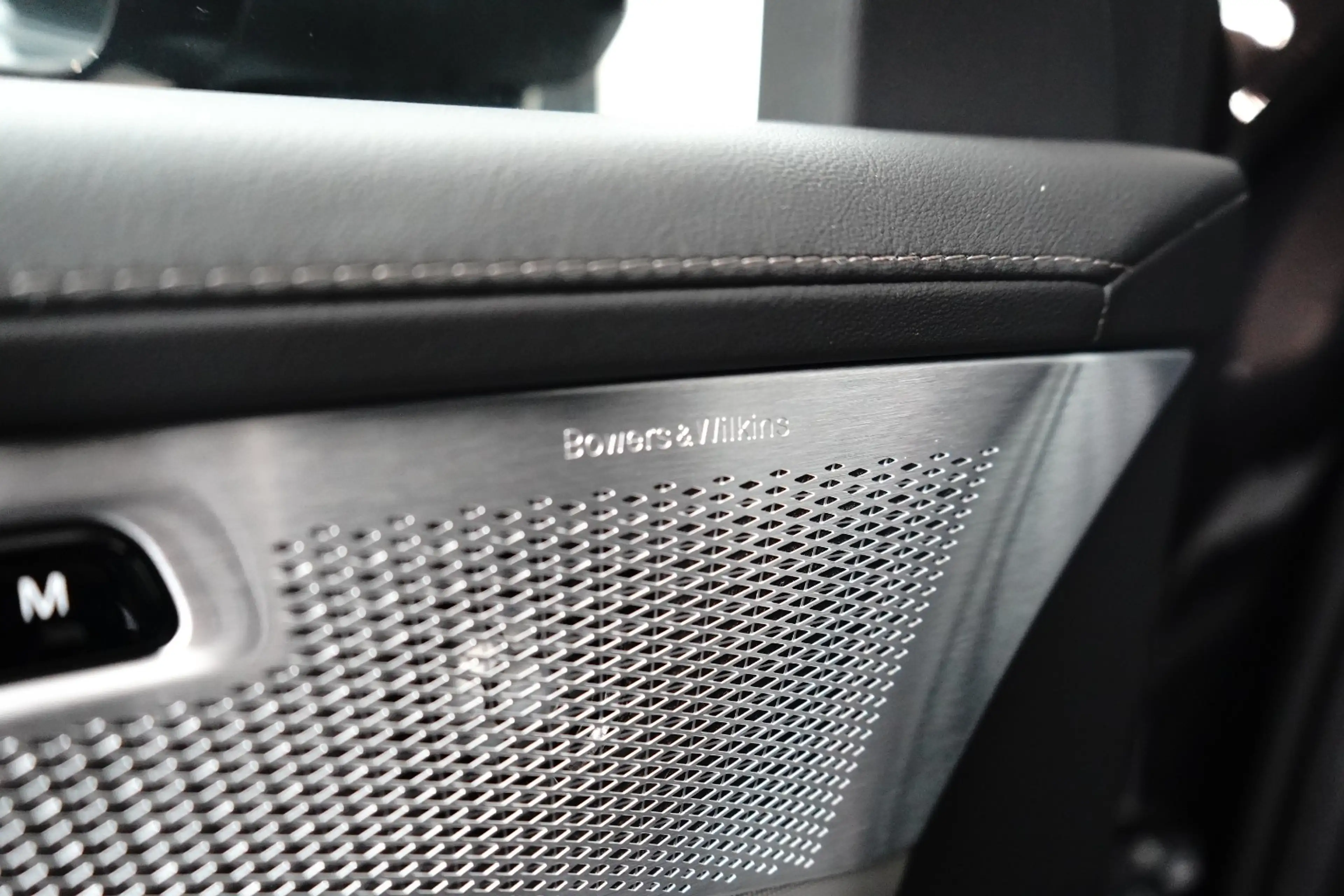 Volvo XC90 2.0 T8 Plug-in hybrid AWD Ultra Black Edition | Lu — photo 16