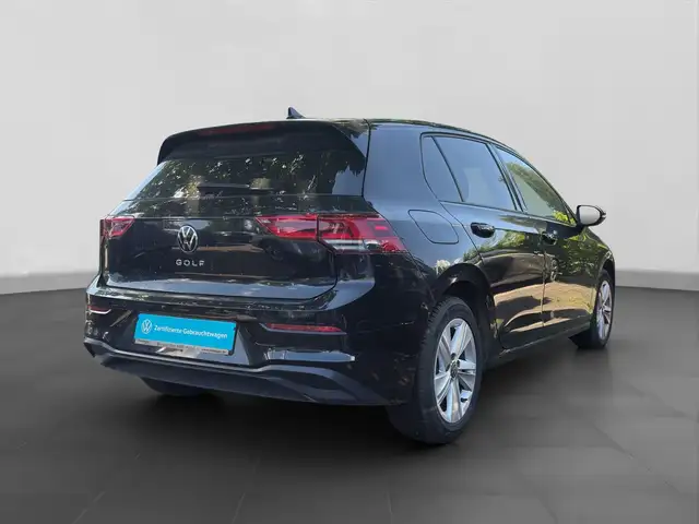 Volkswagen Golf view 3