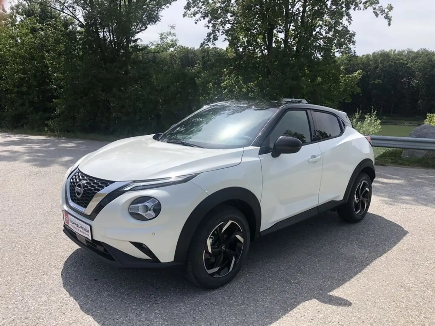 Nissan Juke N-Connecta 1.0 DIG-T Navi und Winter-Paket - 1