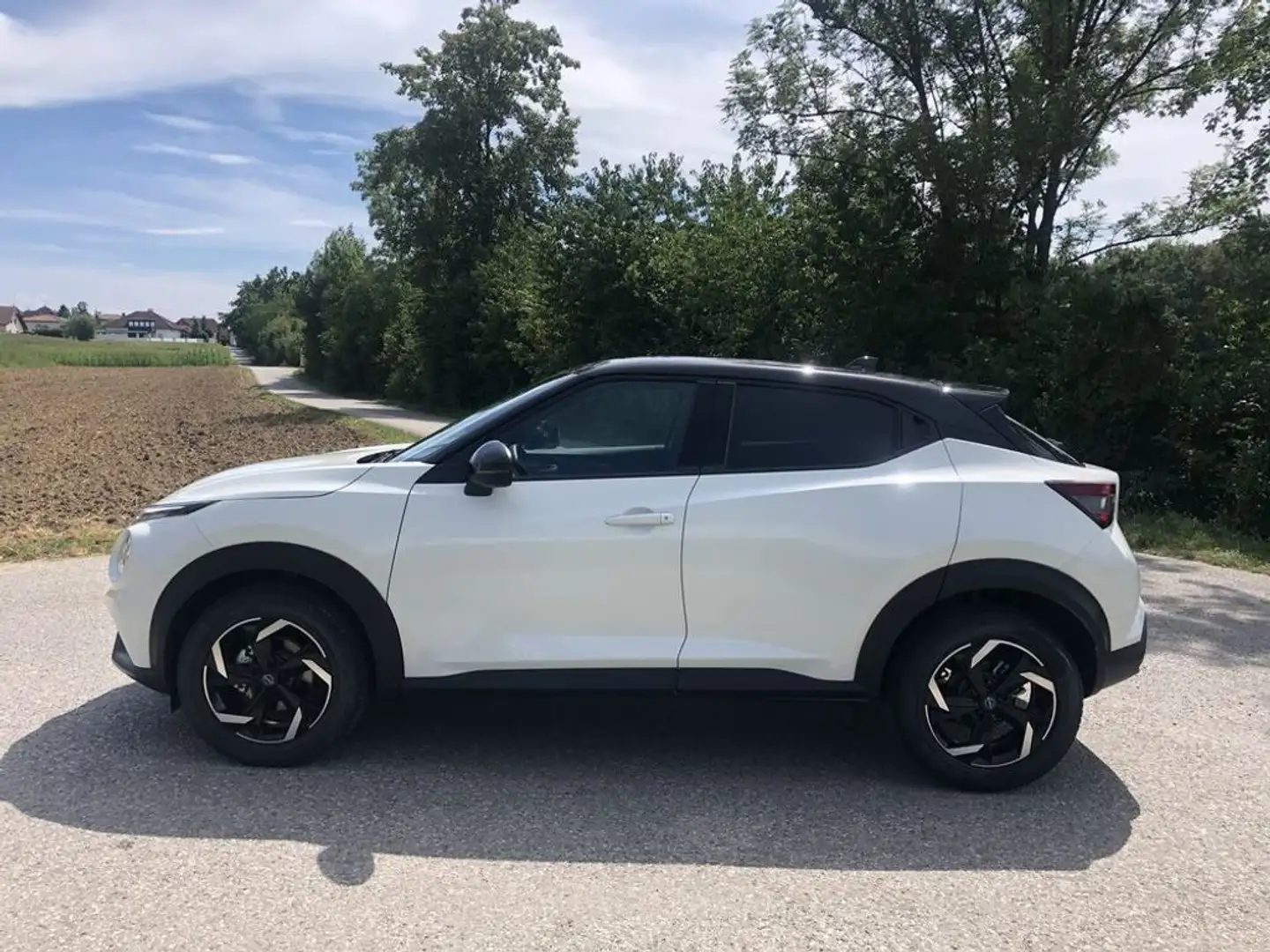 Nissan Juke N-Connecta 1.0 DIG-T Navi und Winter-Paket - 2