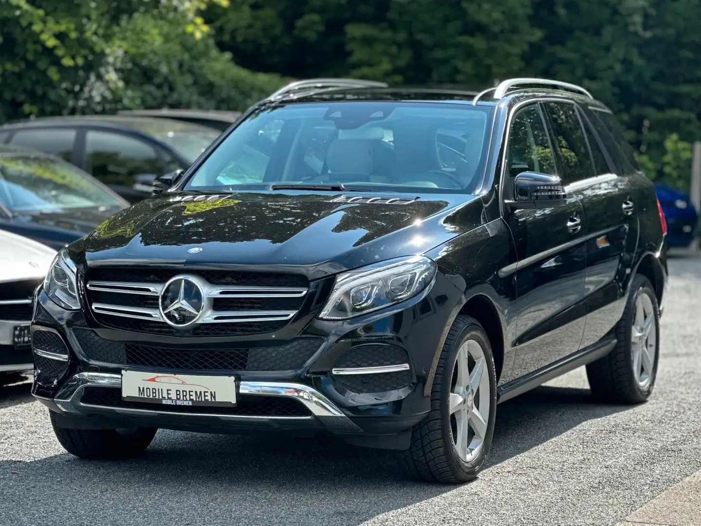 Mercedes-Benz GLE 250 d 4Matic ACC*AHK*PANO Noir - 1