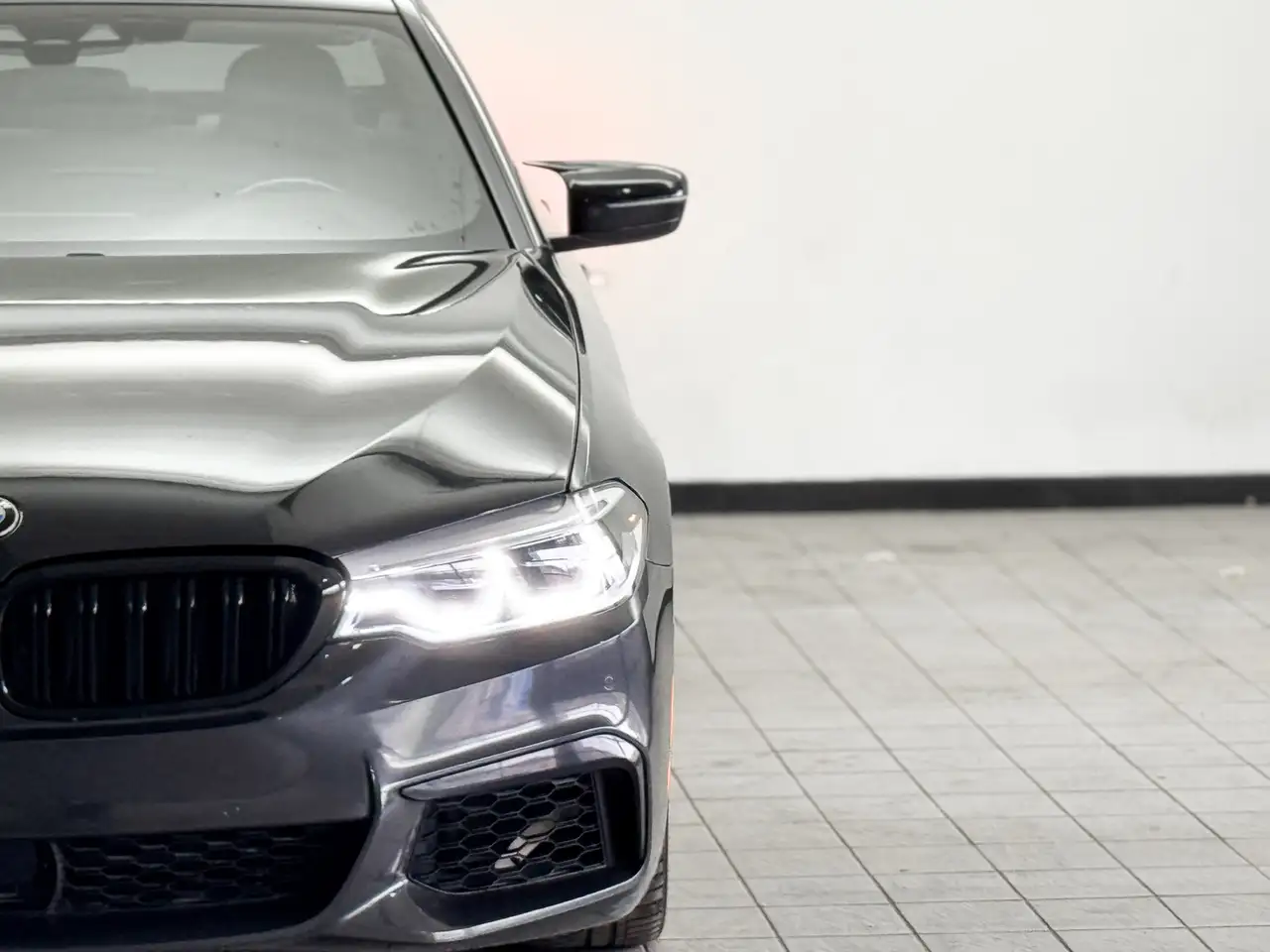 BMW 5 Series снимка BMW 5 Series