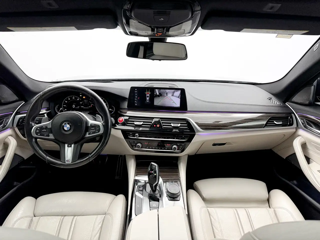 BMW 5 Series снимка BMW 5 Series