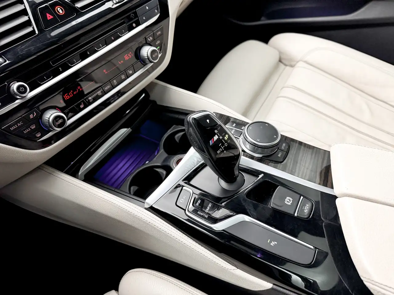 BMW 5 Series снимка BMW 5 Series