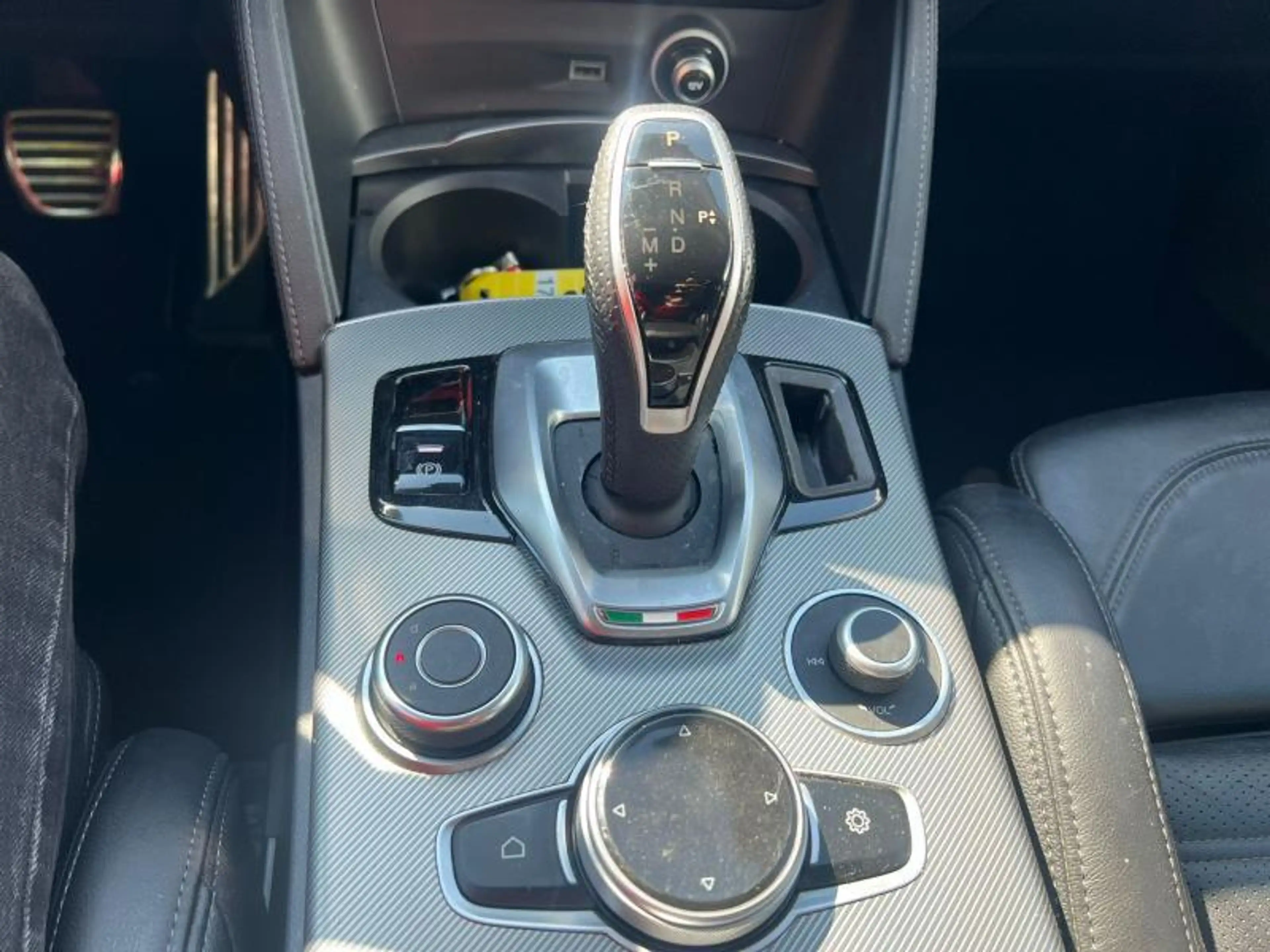 Alfa Romeo Stelvio Sprint — photo 15