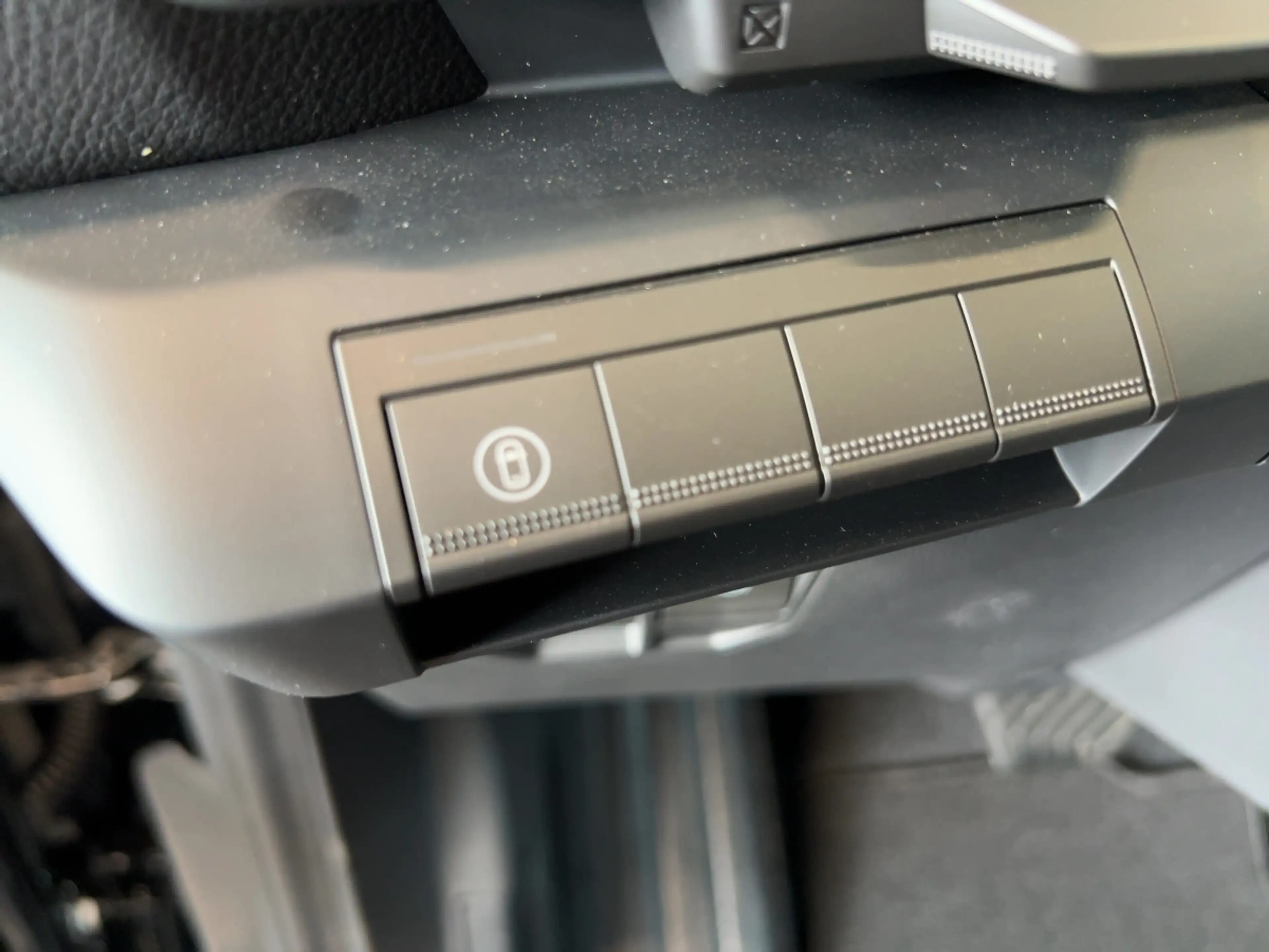 Renault Megane E-Tech 100% ele Iconic 220 Comfort Range BT — photo 13