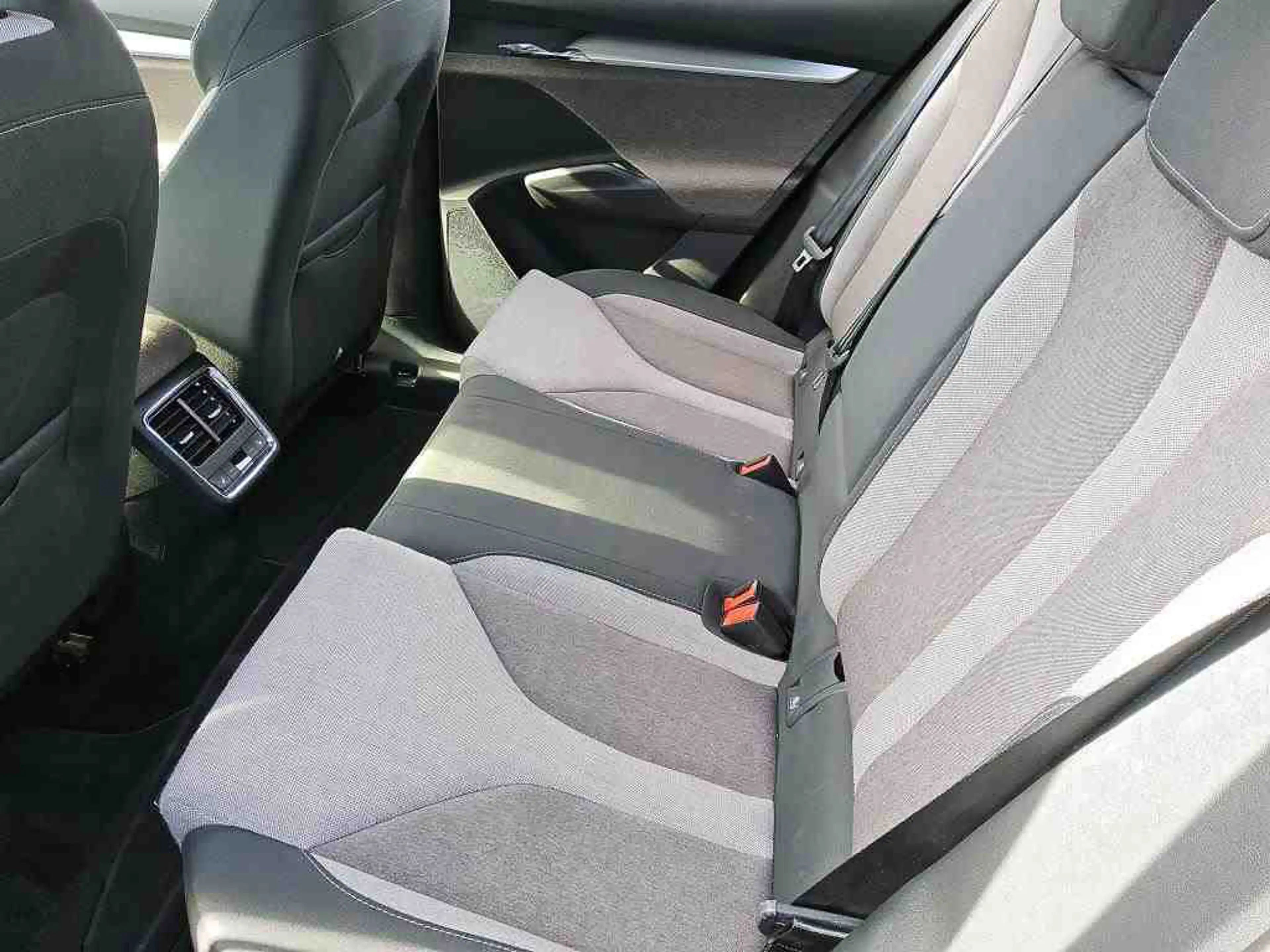 Skoda Enyaq — photo 10