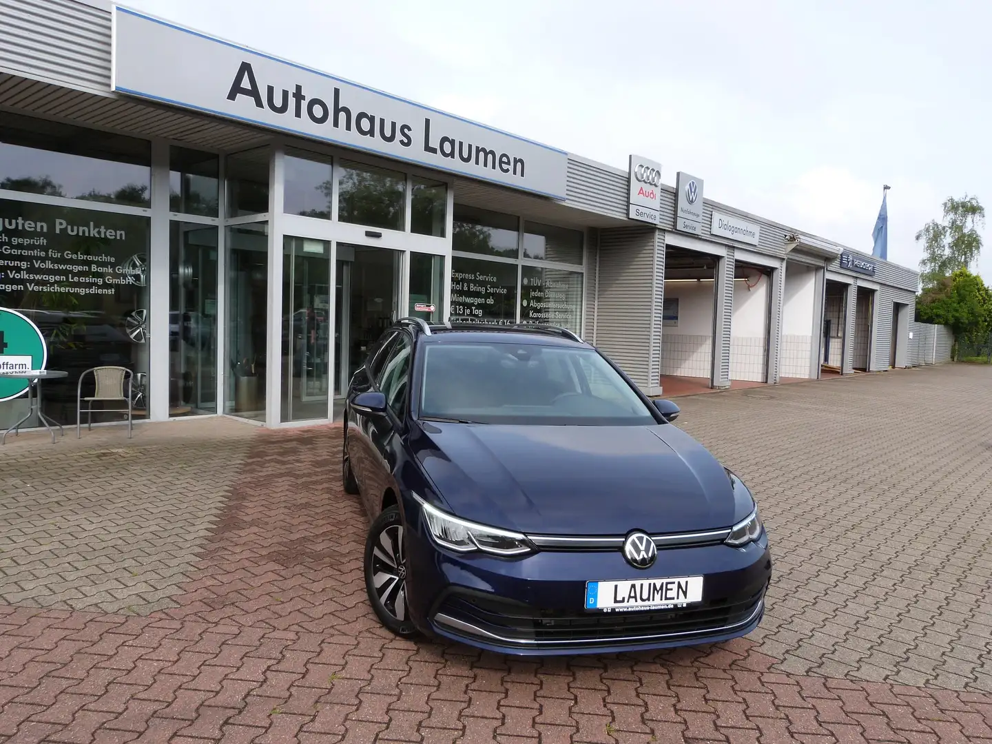 Volkswagen Golf Variant 1.5 eTSI DSG Move, DigiCockpit, Navi, SHZ, LED, LM Blau - 1
