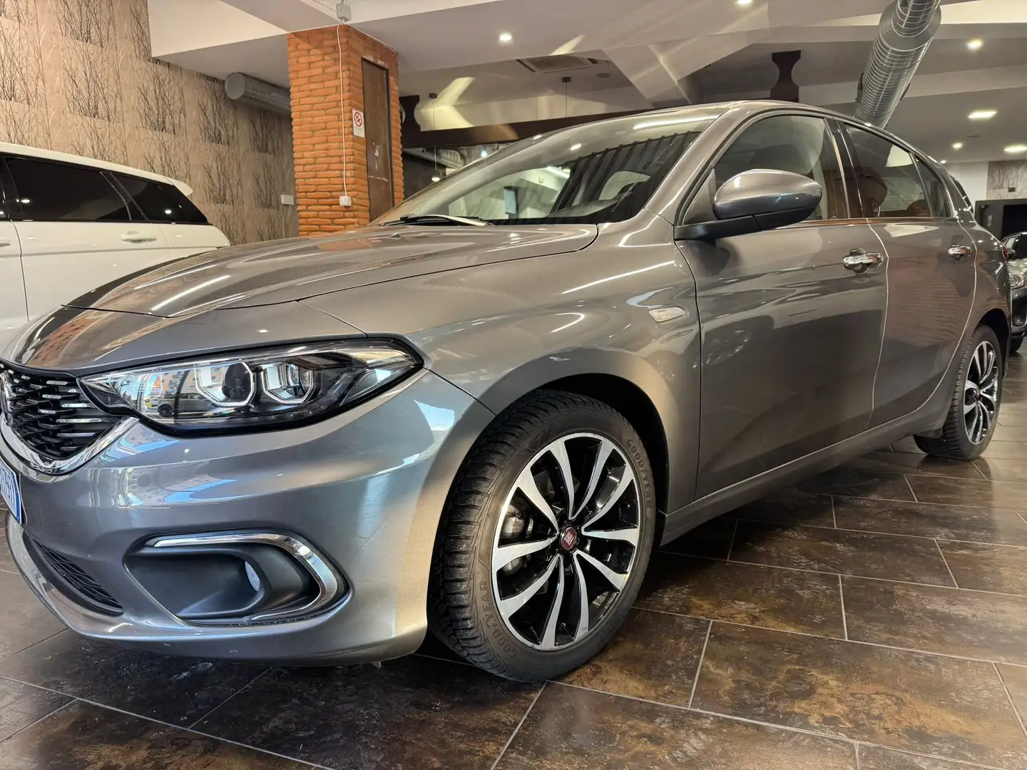 Fiat Tipo Tipo 5 porte II 2016 5p 1.4 Lounge 95cv Grigio - 1