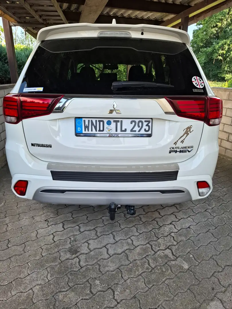 Mitsubishi Outlander Outlander 2.4 4WD Plug-In Hybrid Diamant - 2