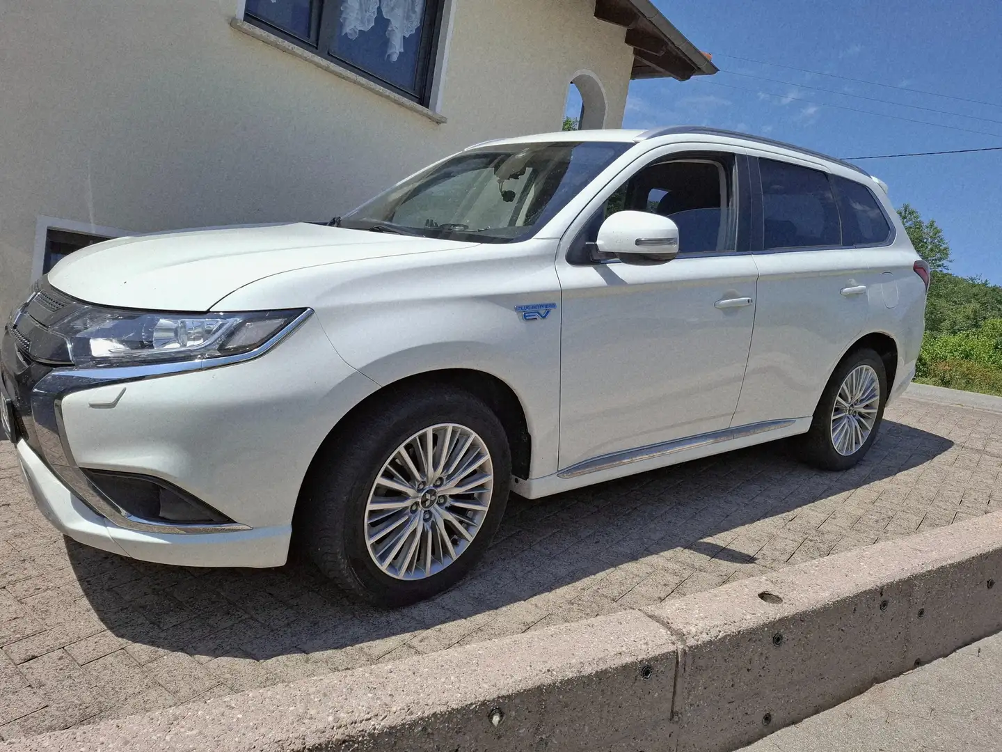 Mitsubishi Outlander Outlander 2.4 4WD Plug-In Hybrid Diamant - 2